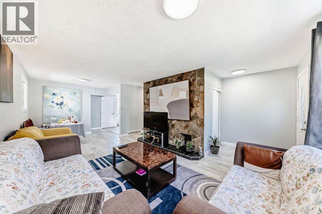 948 Rundlecairn Way Ne, Calgary, Alberta  T1Y 2X2 - Photo 7 - A2257092