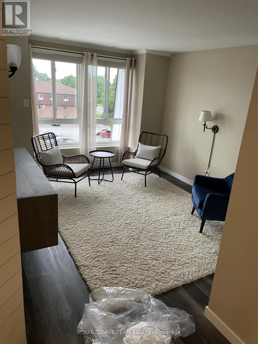 304 - 810 Kyle Court, Brockville, Ontario  K6V 6H6 - Photo 2 - X12422955