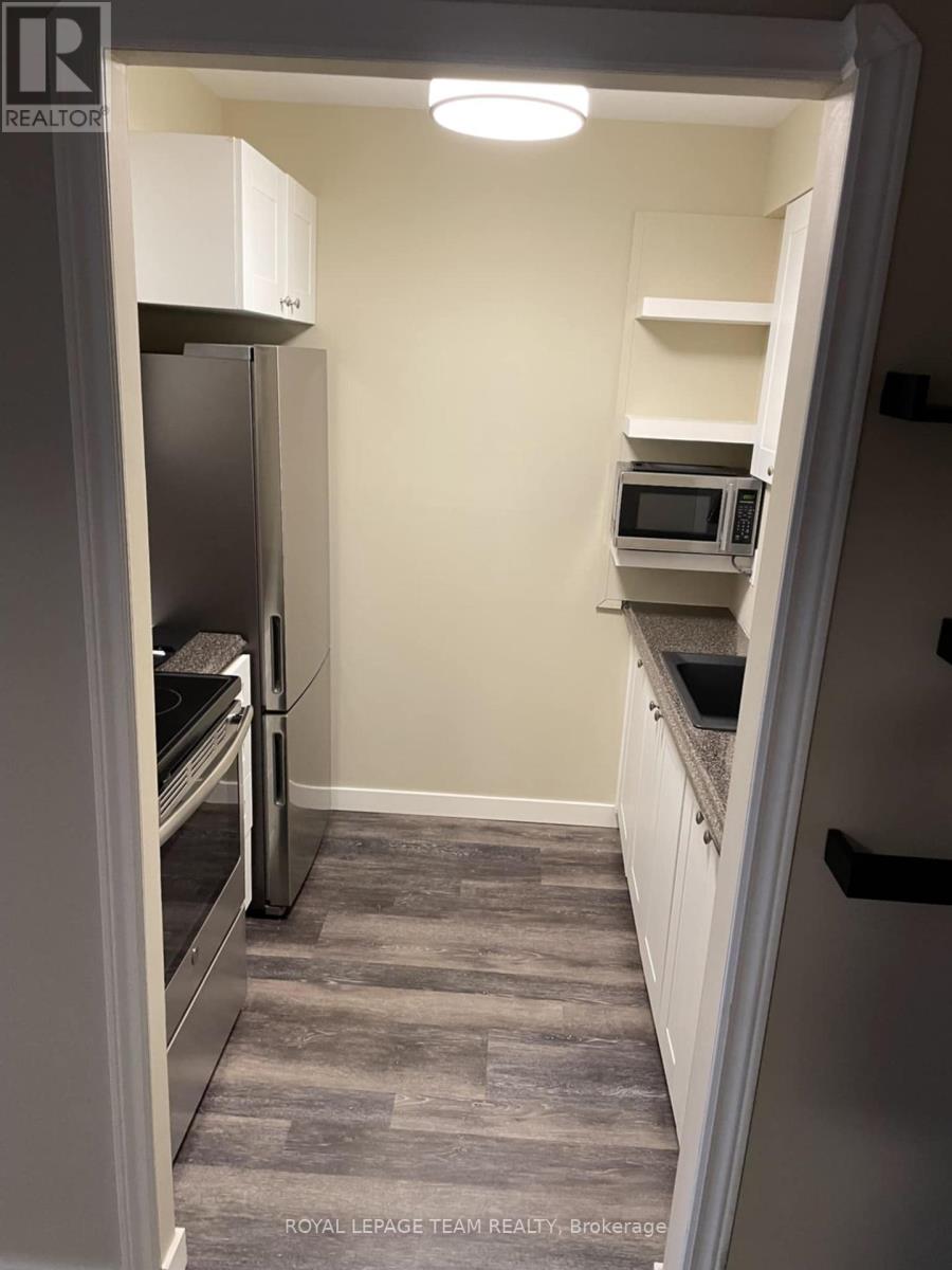 304 - 810 Kyle Court, Brockville, Ontario  K6V 6H6 - Photo 5 - X12422955