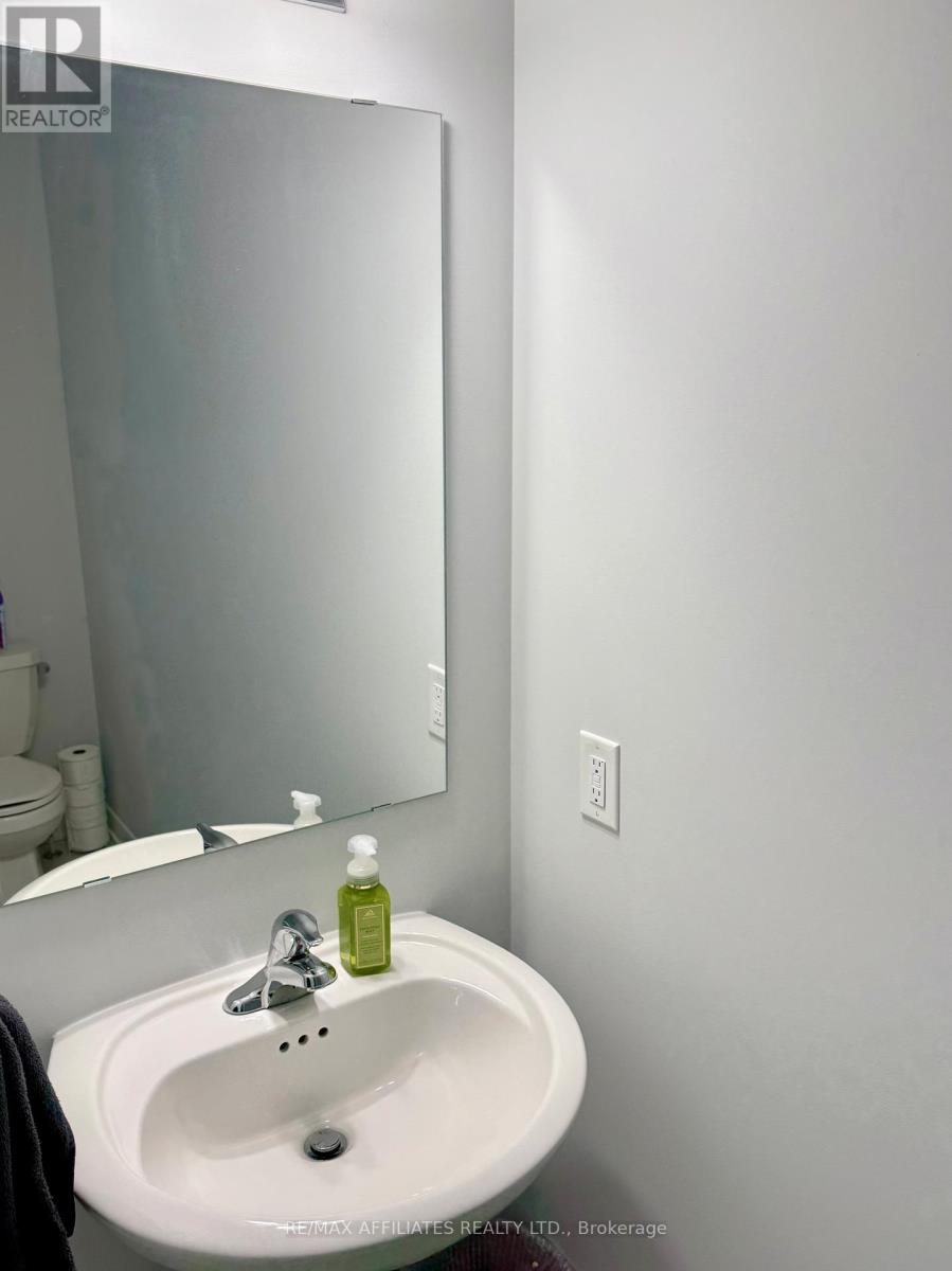 2021 Blossite Private, Ottawa, Ontario  K2J 7J5 - Photo 11 - X12422960