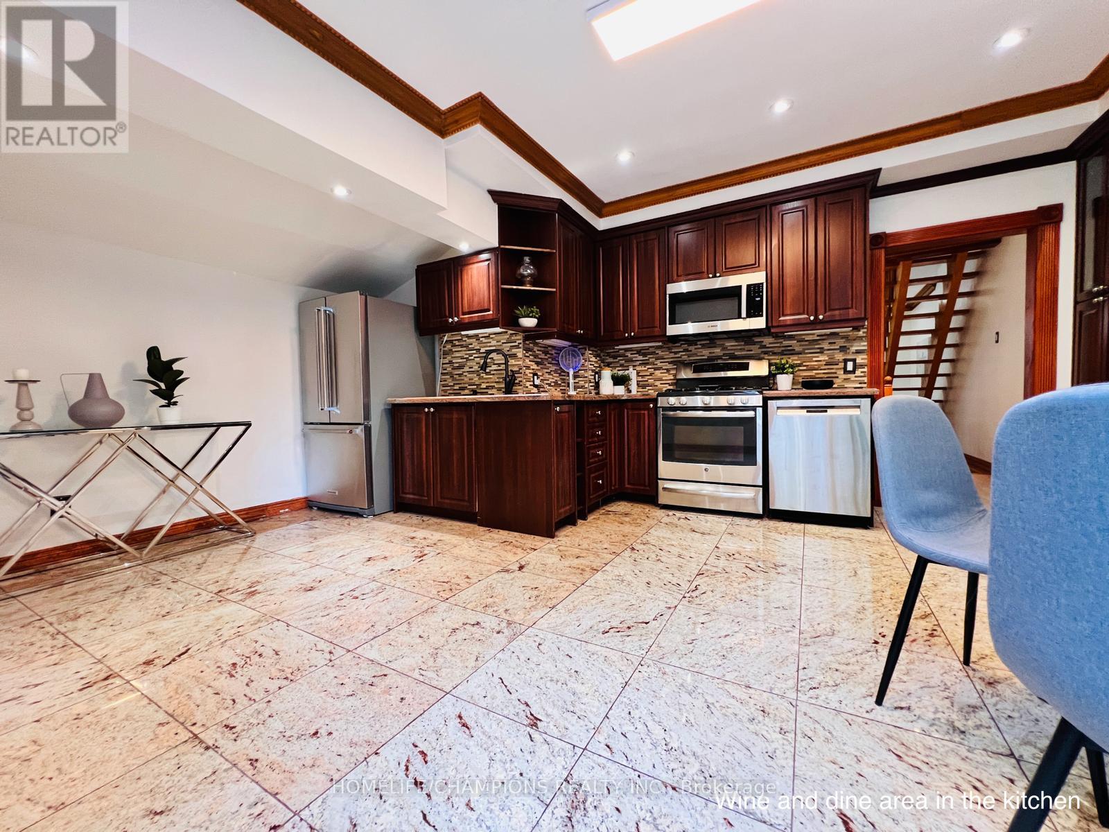 291 St Clair Avenue E, Toronto, Ontario  M4T 1P3 - Photo 28 - C12422950