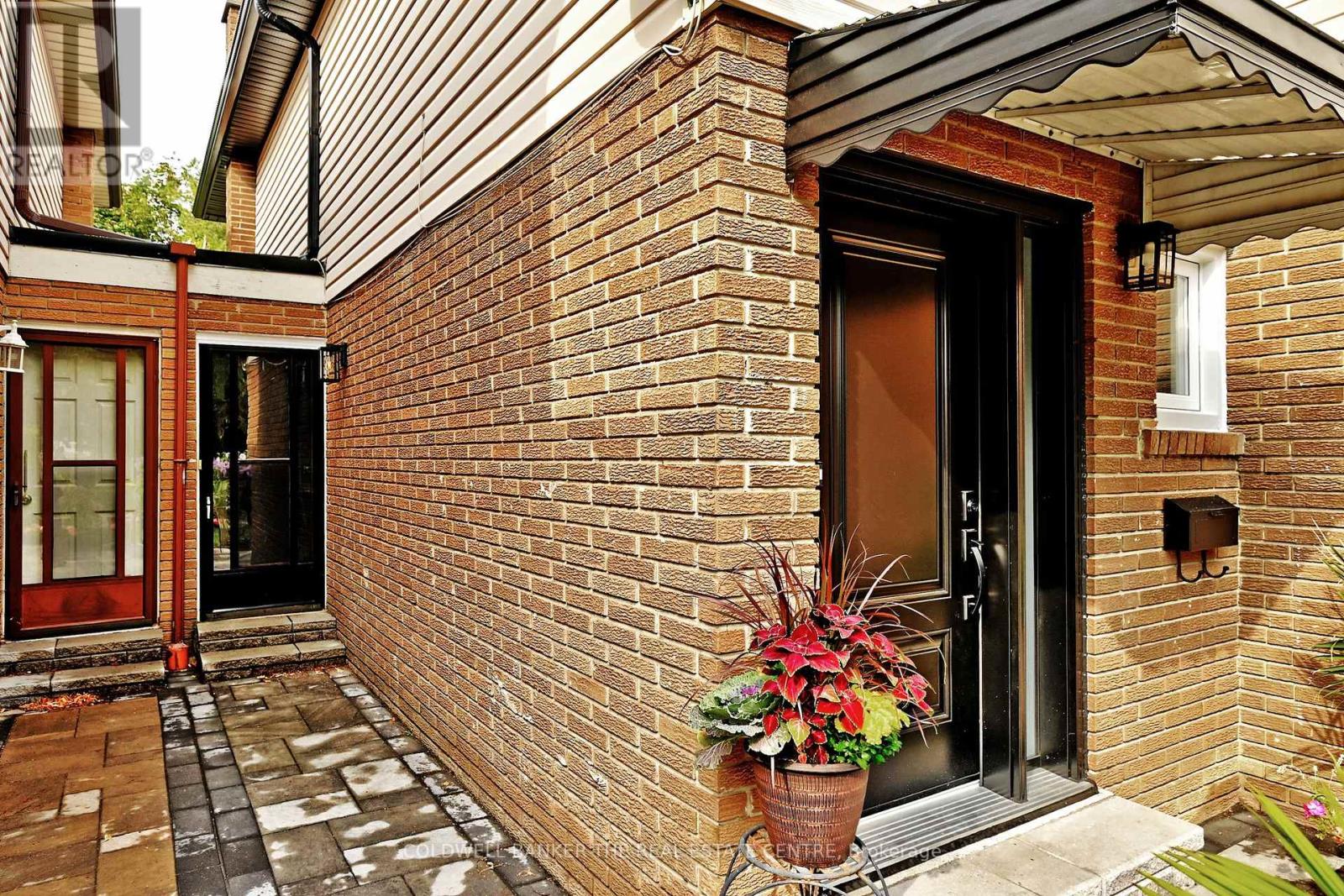 311 Apache Trail, Toronto (Pleasant View), Ontario  M2H 2W6 - Photo 4 - C12422963