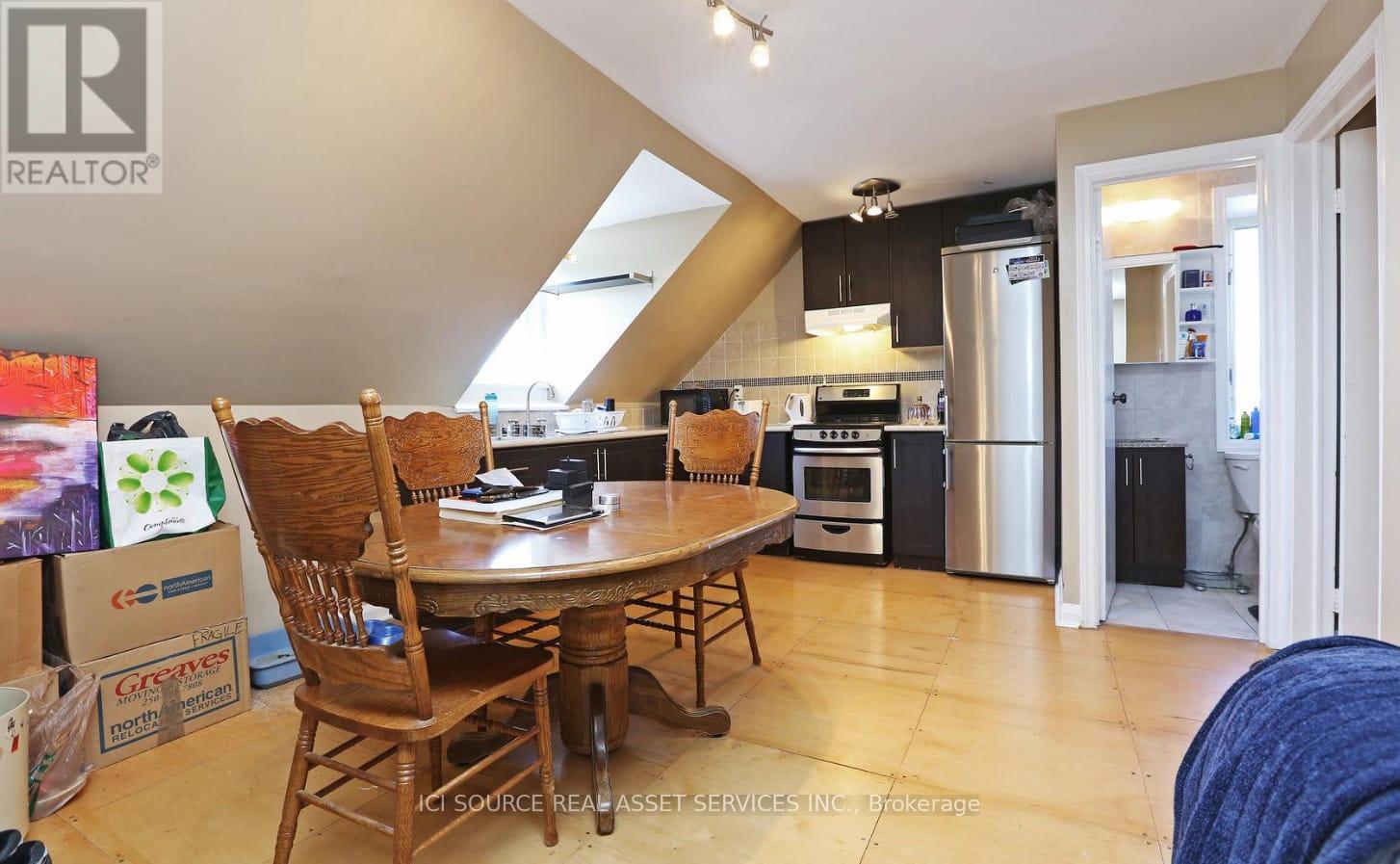 3 - 224 Jones Avenue, Toronto, Ontario  M4M 3A3 - Photo 2 - E12422969