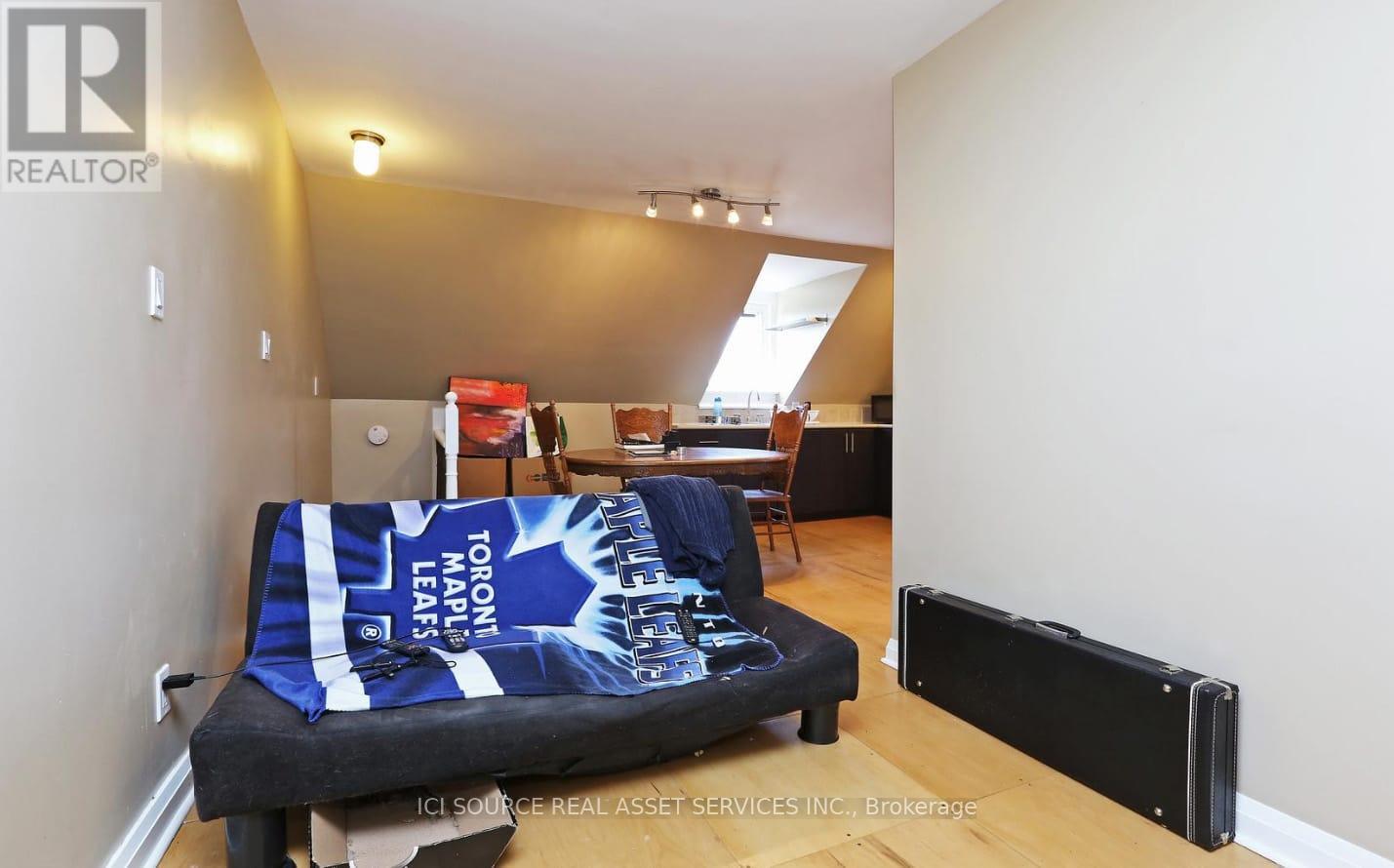 3 - 224 Jones Avenue, Toronto, Ontario  M4M 3A3 - Photo 5 - E12422969