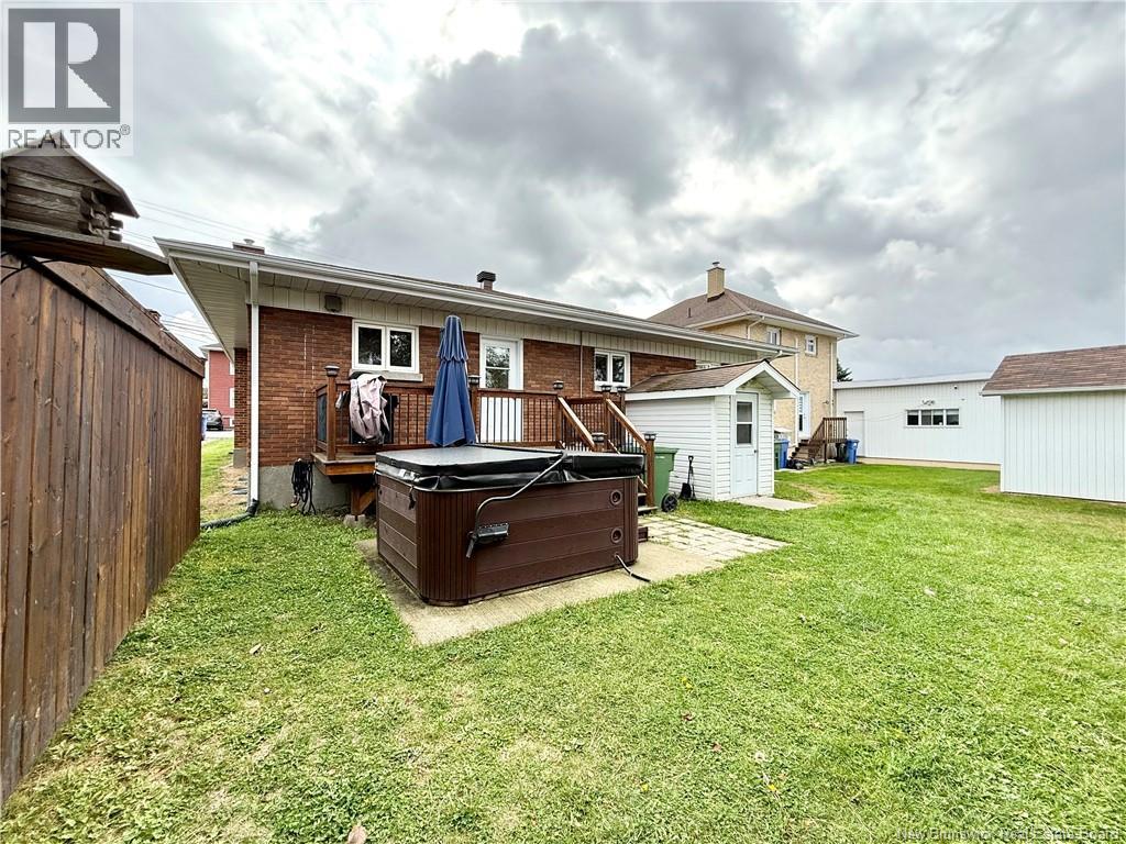 48 31 Ième Avenue, Edmundston, New Brunswick  E3V 2R5 - Photo 36 - NB127282