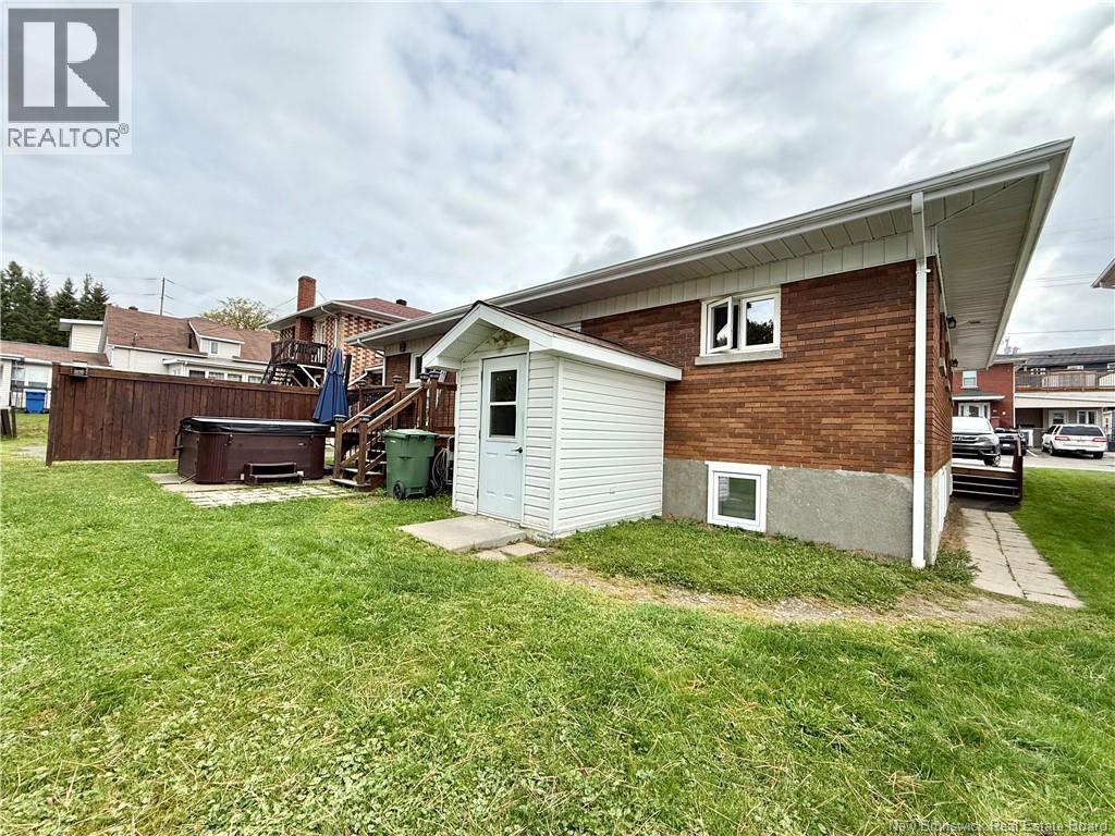 48 31 Ième Avenue, Edmundston, New Brunswick  E3V 2R5 - Photo 37 - NB127282