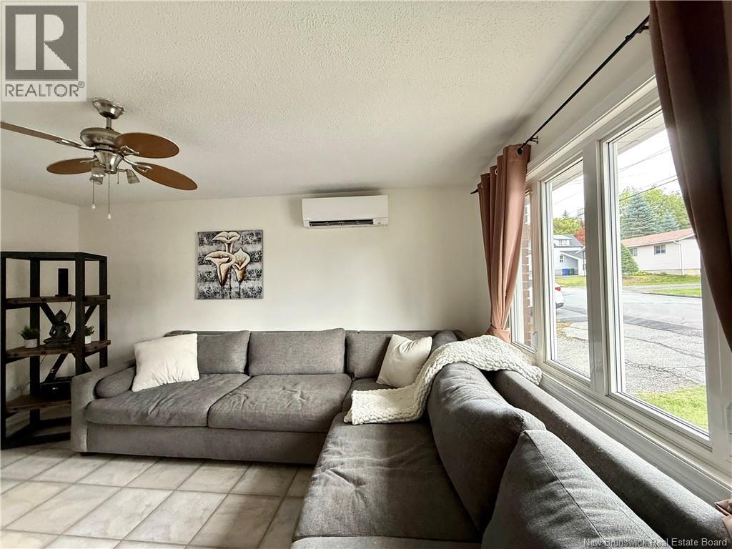 48 31 Ième Avenue, Edmundston, New Brunswick  E3V 2R5 - Photo 6 - NB127282