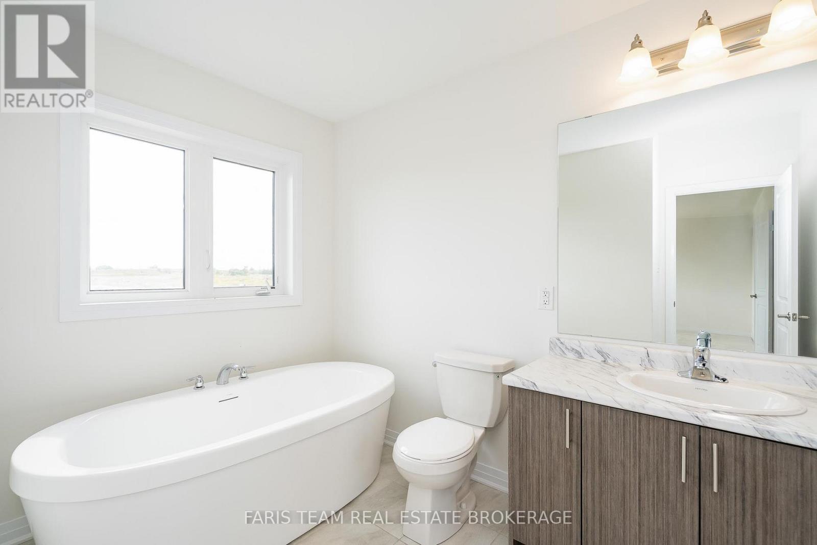 1359 Broderick Street, Innisfil, Ontario  L9S 0P5 - Photo 15 - N12422966