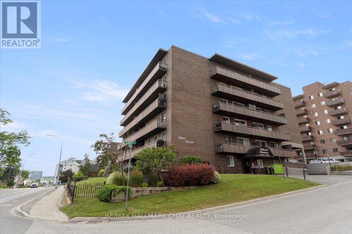 43 - 2 Albert Street, Barrie, Ontario  L4M 3S4 - Photo 3 - S12422962