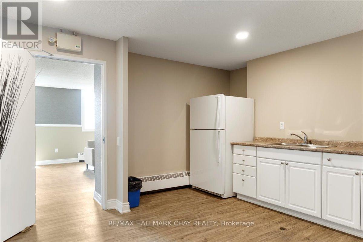 43 - 2 Albert Street, Barrie, Ontario  L4M 3S4 - Photo 32 - S12422962