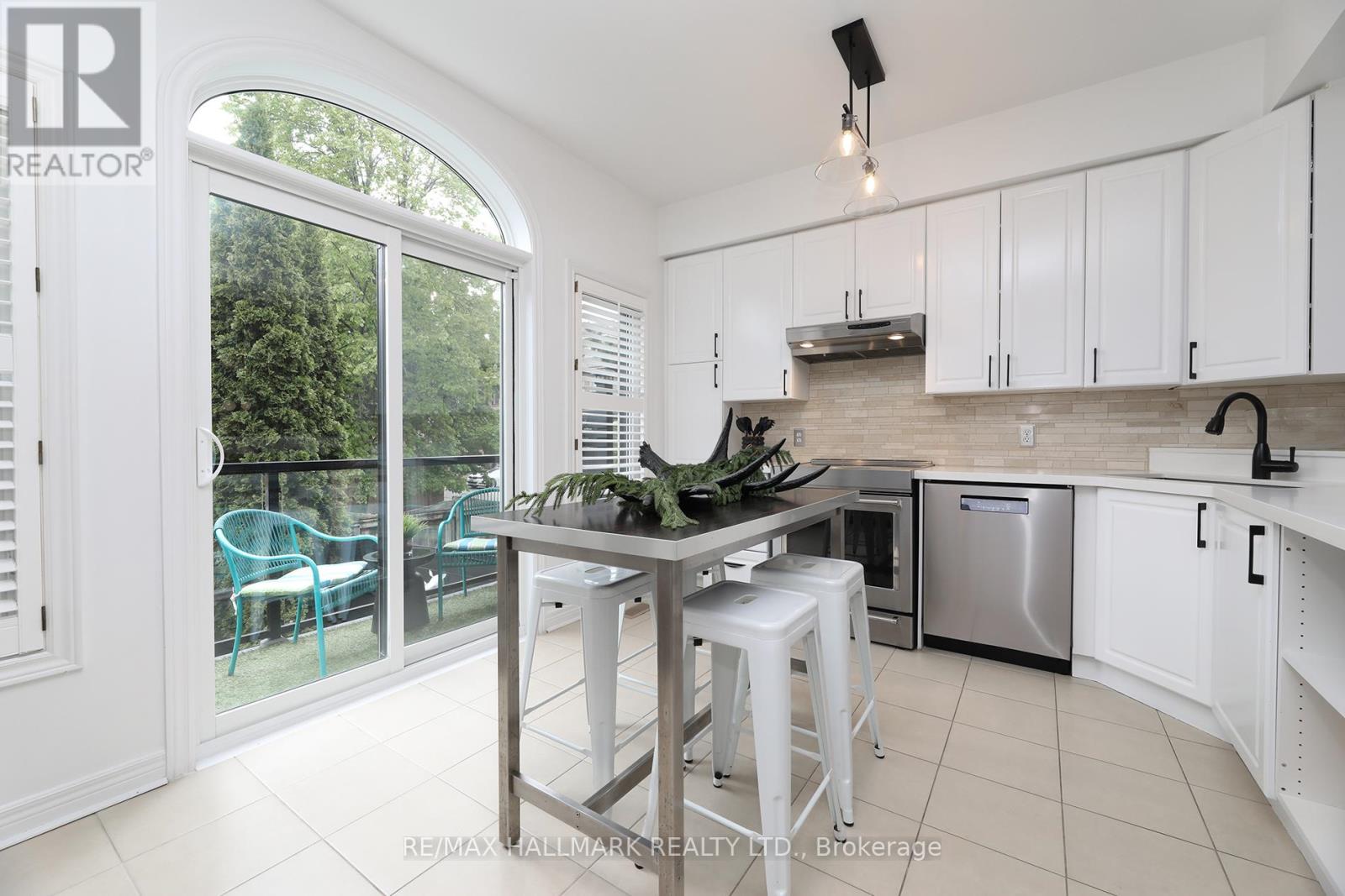 146 Manitoba Street, Toronto, Ontario  M8Y 1E3 - Photo 10 - W12422958
