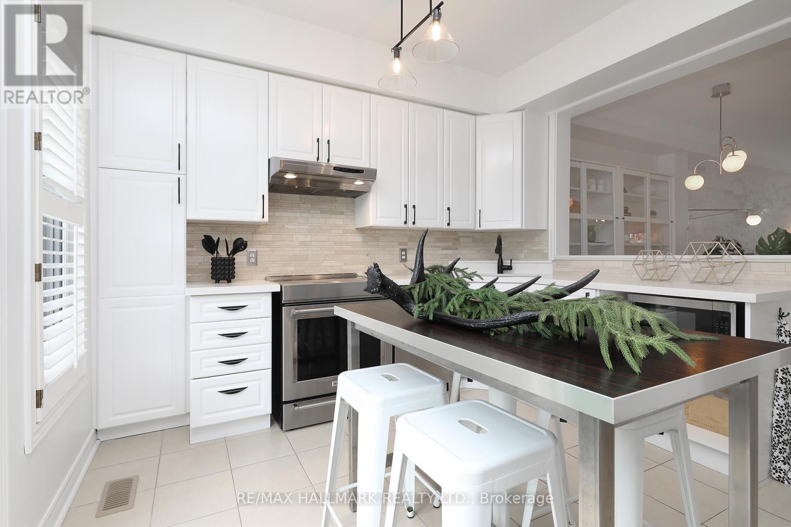 146 Manitoba Street, Toronto, Ontario  M8Y 1E3 - Photo 11 - W12422958