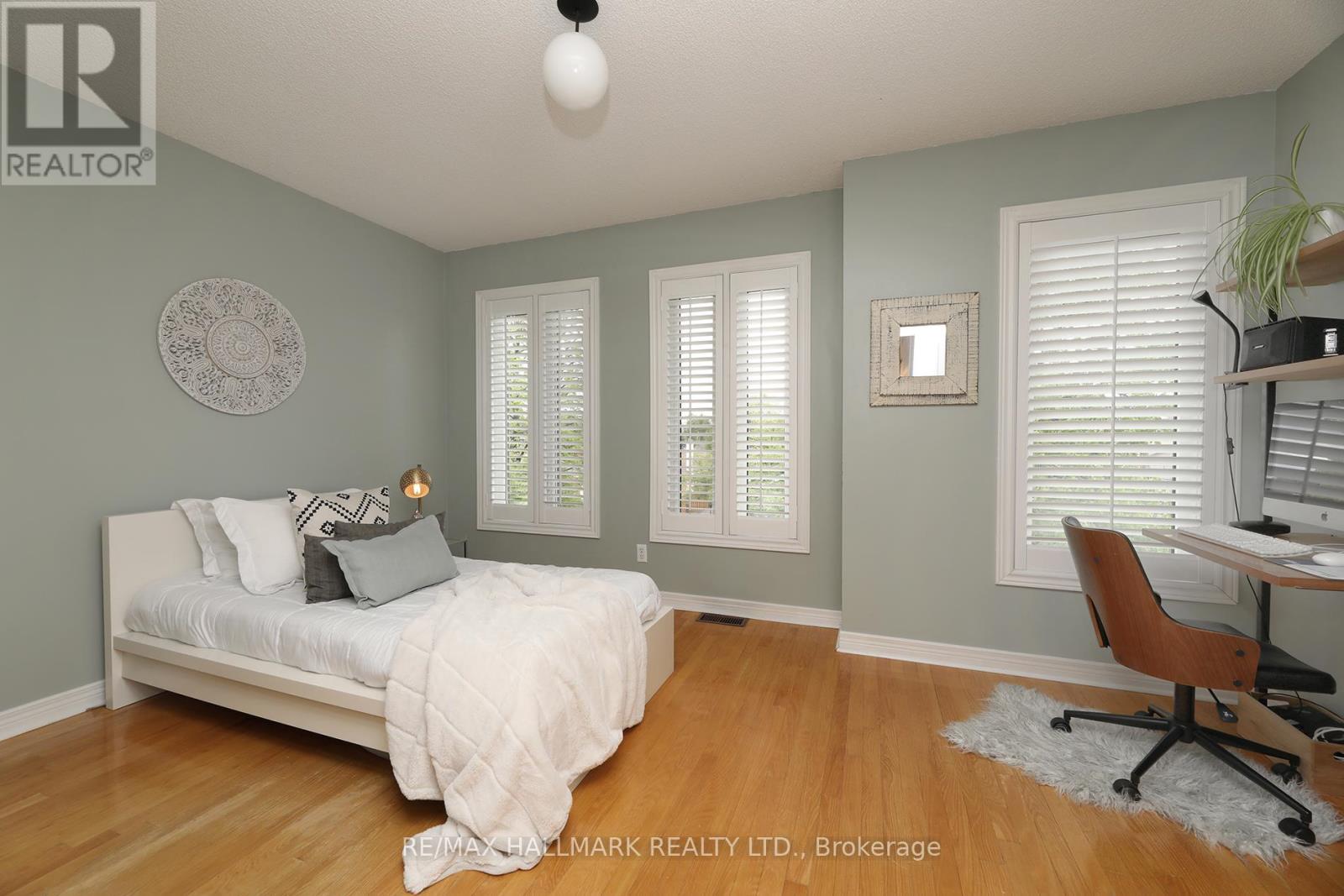 146 Manitoba Street, Toronto, Ontario  M8Y 1E3 - Photo 12 - W12422958