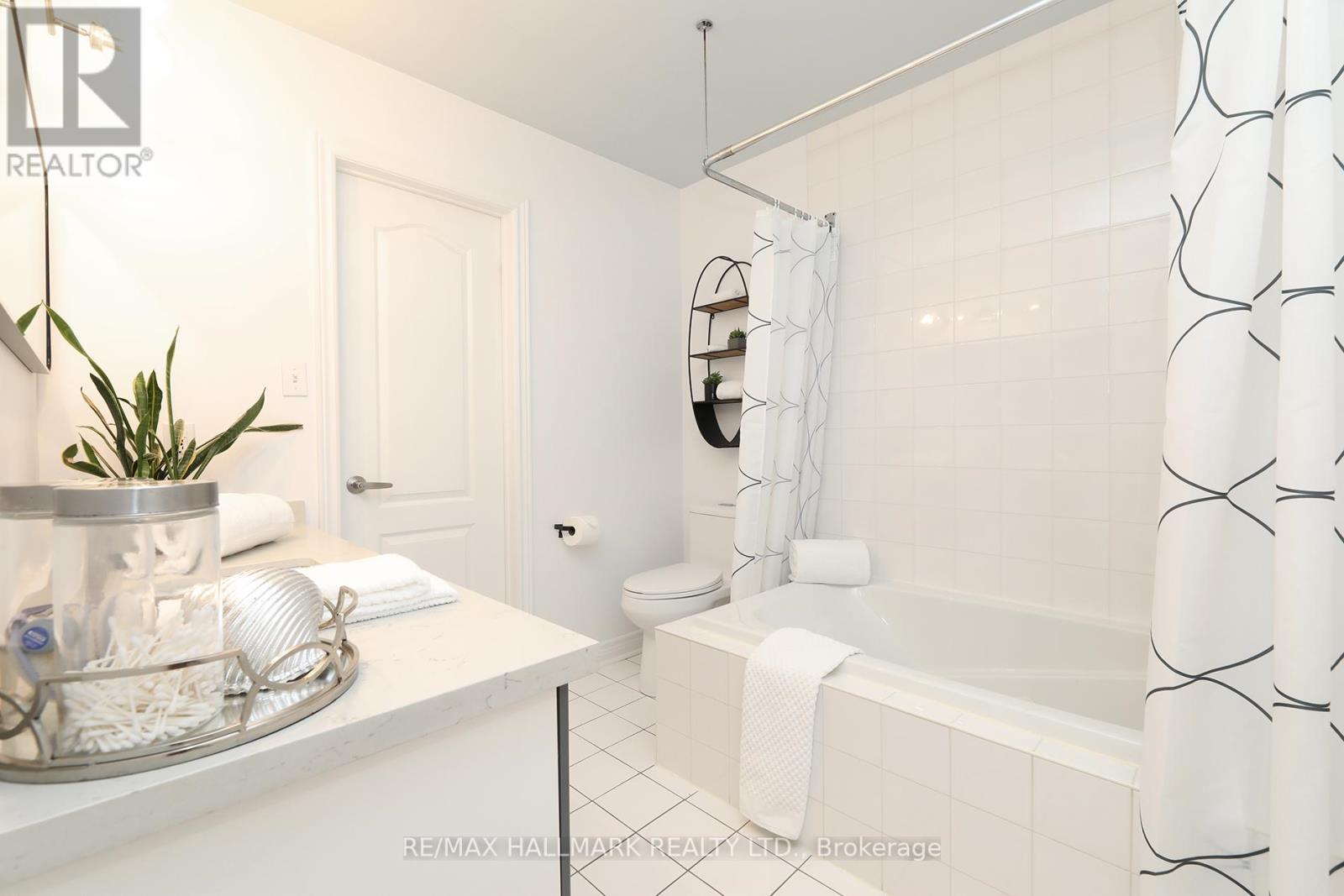 146 Manitoba Street, Toronto, Ontario  M8Y 1E3 - Photo 13 - W12422958