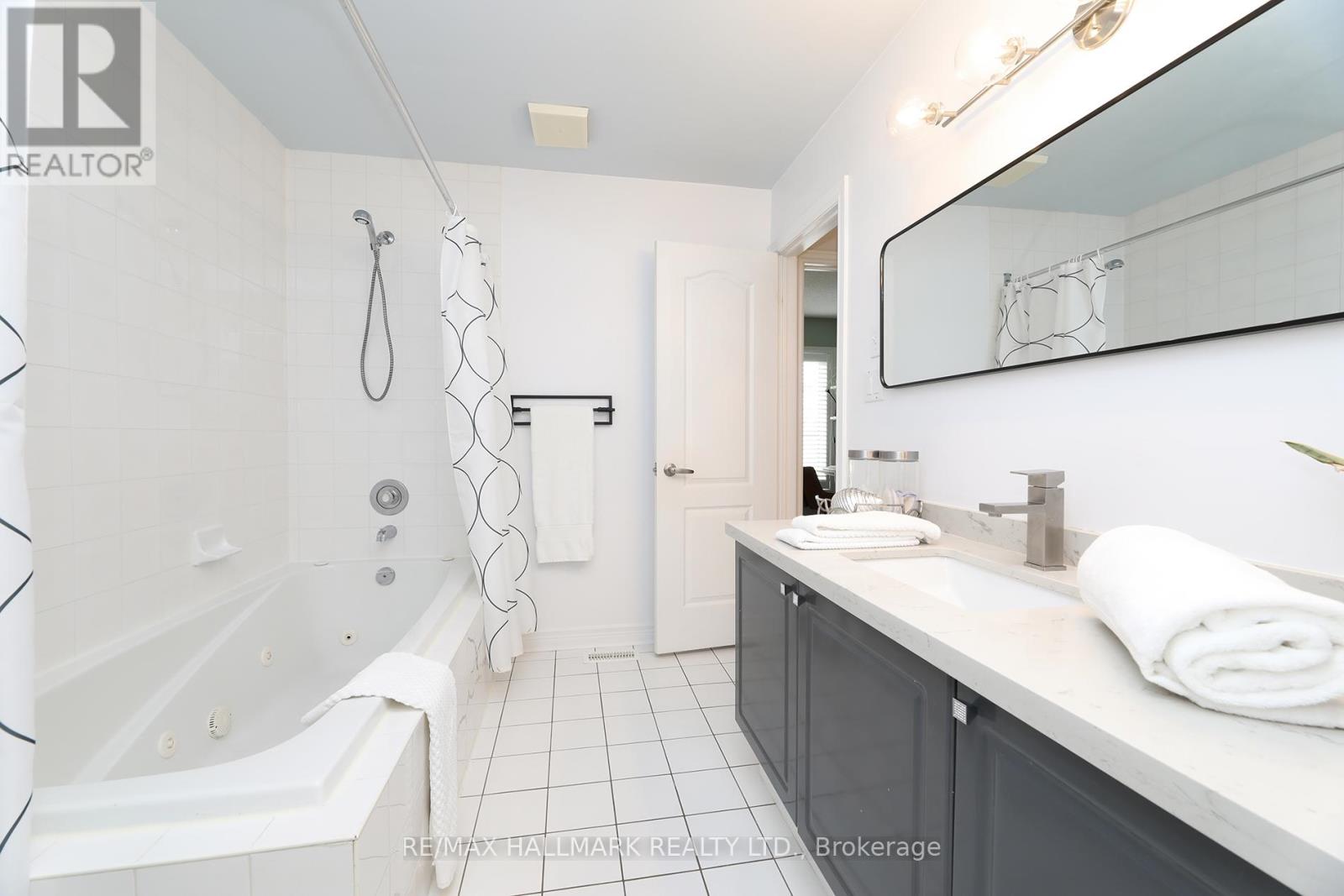 146 Manitoba Street, Toronto, Ontario  M8Y 1E3 - Photo 14 - W12422958
