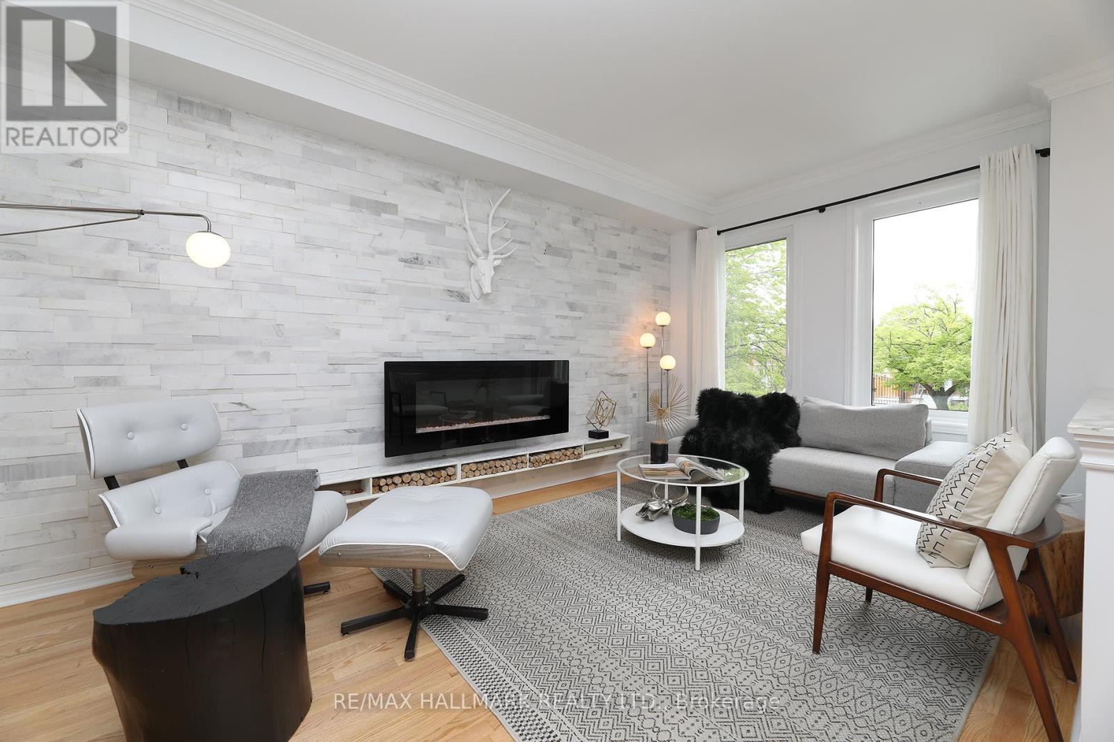 146 Manitoba Street, Toronto, Ontario  M8Y 1E3 - Photo 2 - W12422958
