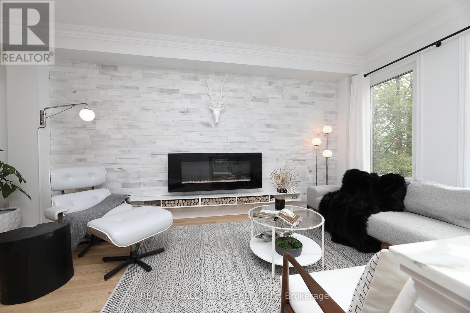 146 Manitoba Street, Toronto, Ontario  M8Y 1E3 - Photo 3 - W12422958