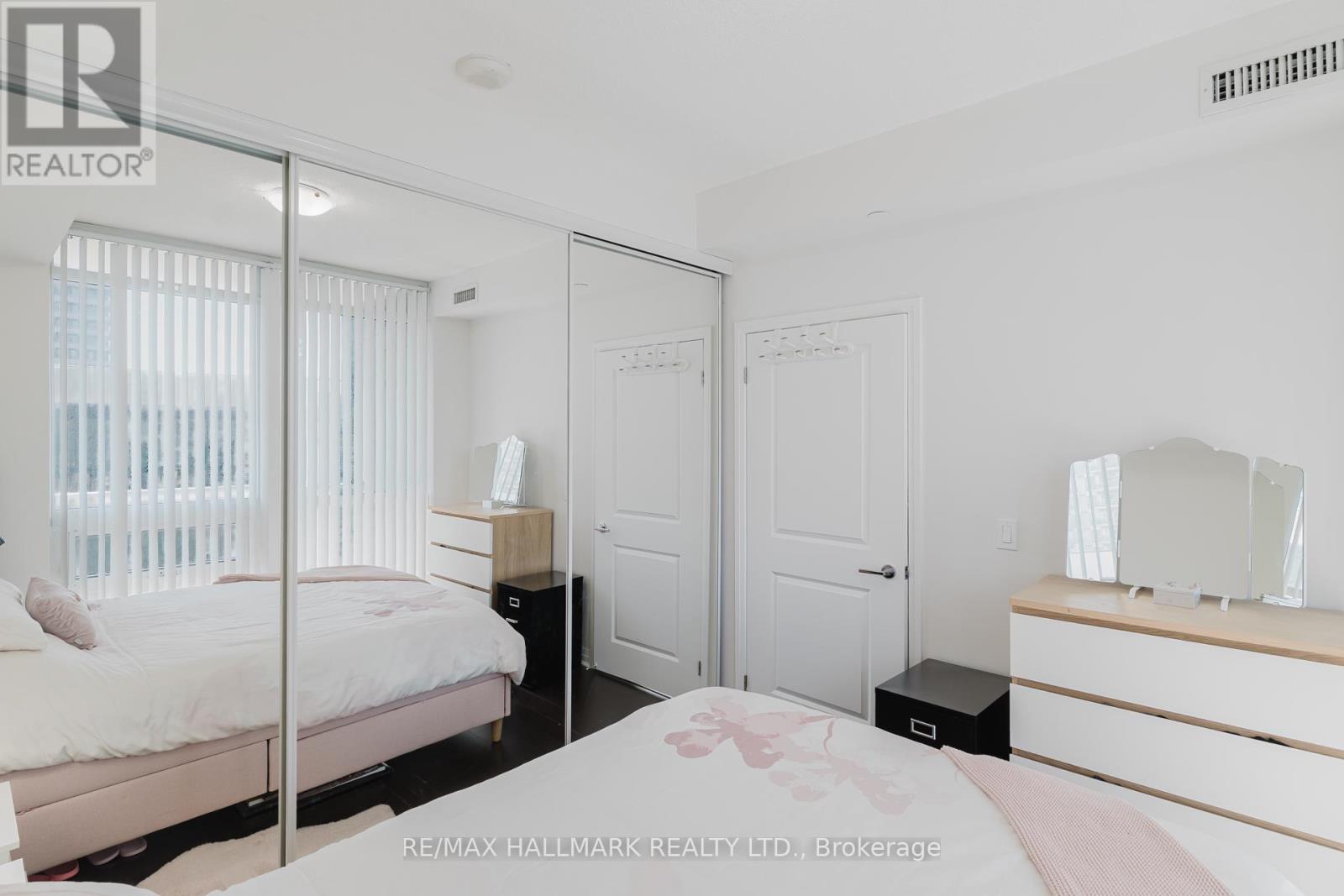 1806 - 59 Annie Craig Drive, Toronto, Ontario  M8V 0C4 - Photo 18 - W12422968