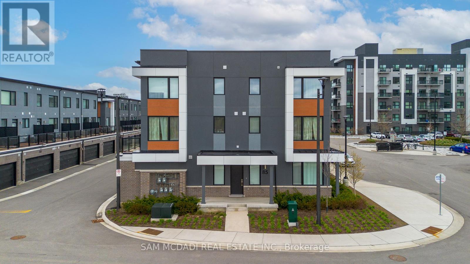 63 - 85 GROVEWOOD COMMON, Oakville, Ontario