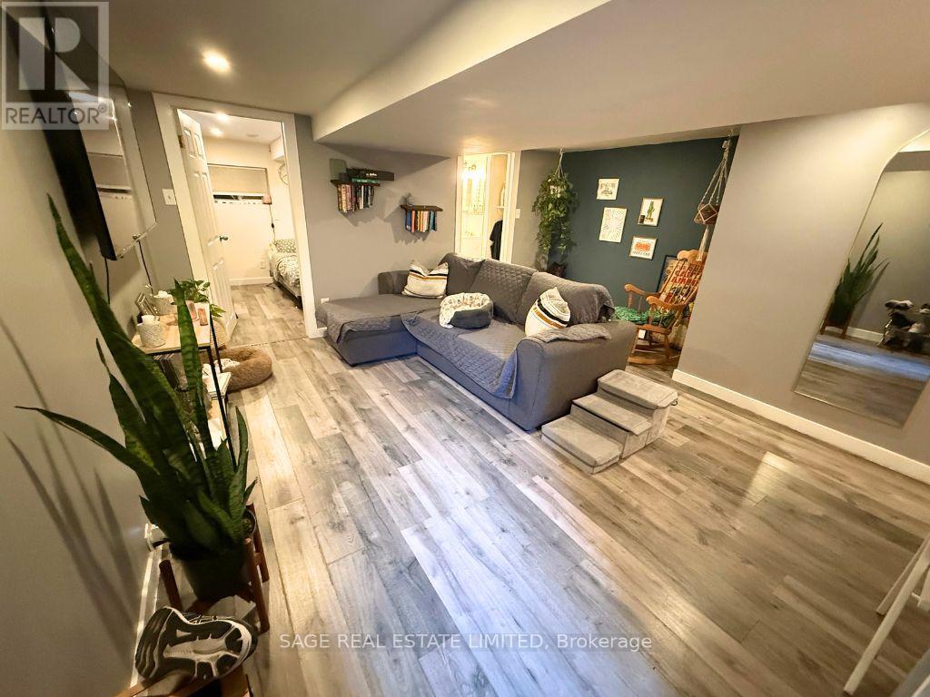 Lower - 130 Eileen Avenue, Toronto, Ontario  M6N 1W1 - Photo 7 - W12422976