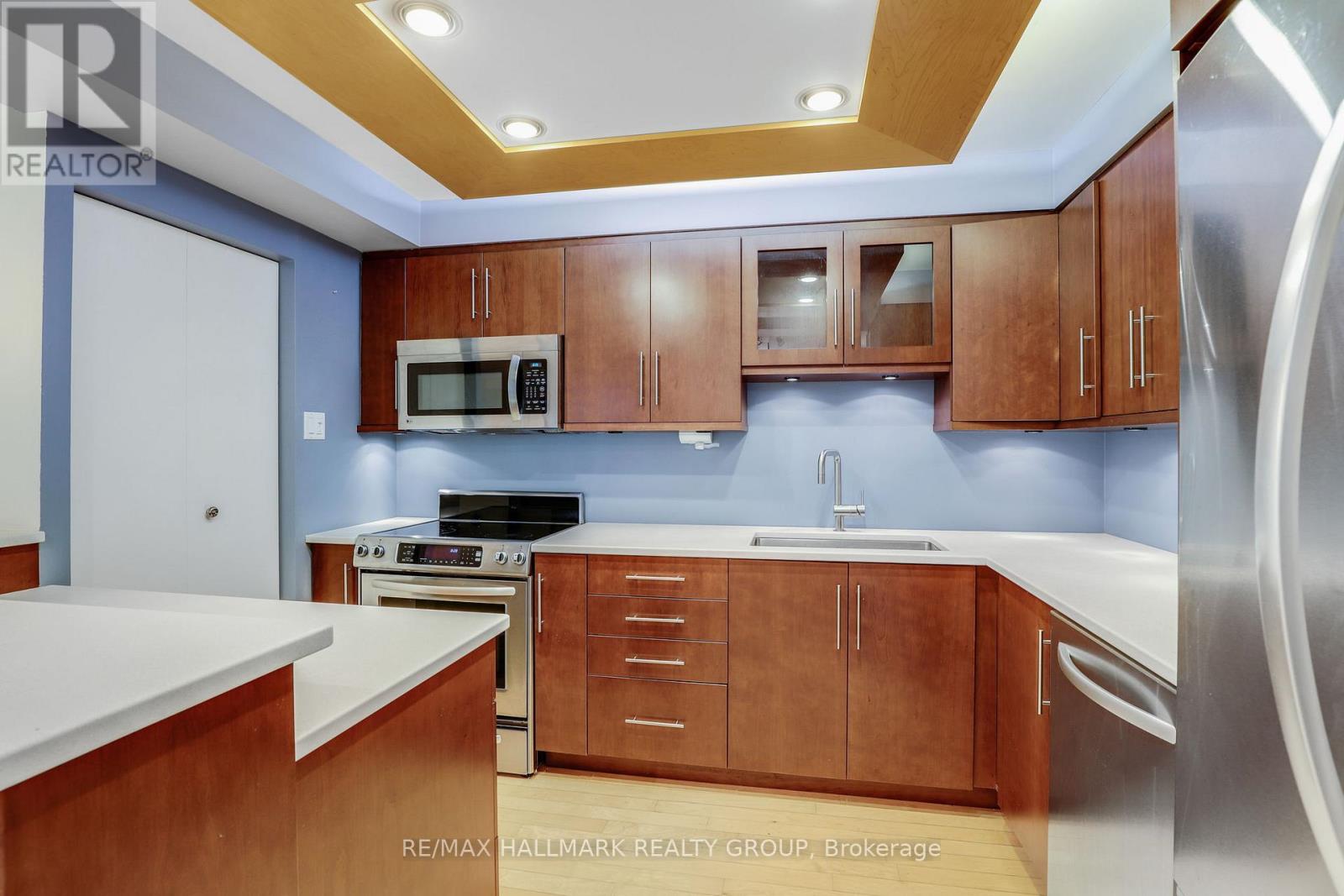 704 - 200 Bay Street, Ottawa, Ontario  K1R 7W8 - Photo 10 - X12423007