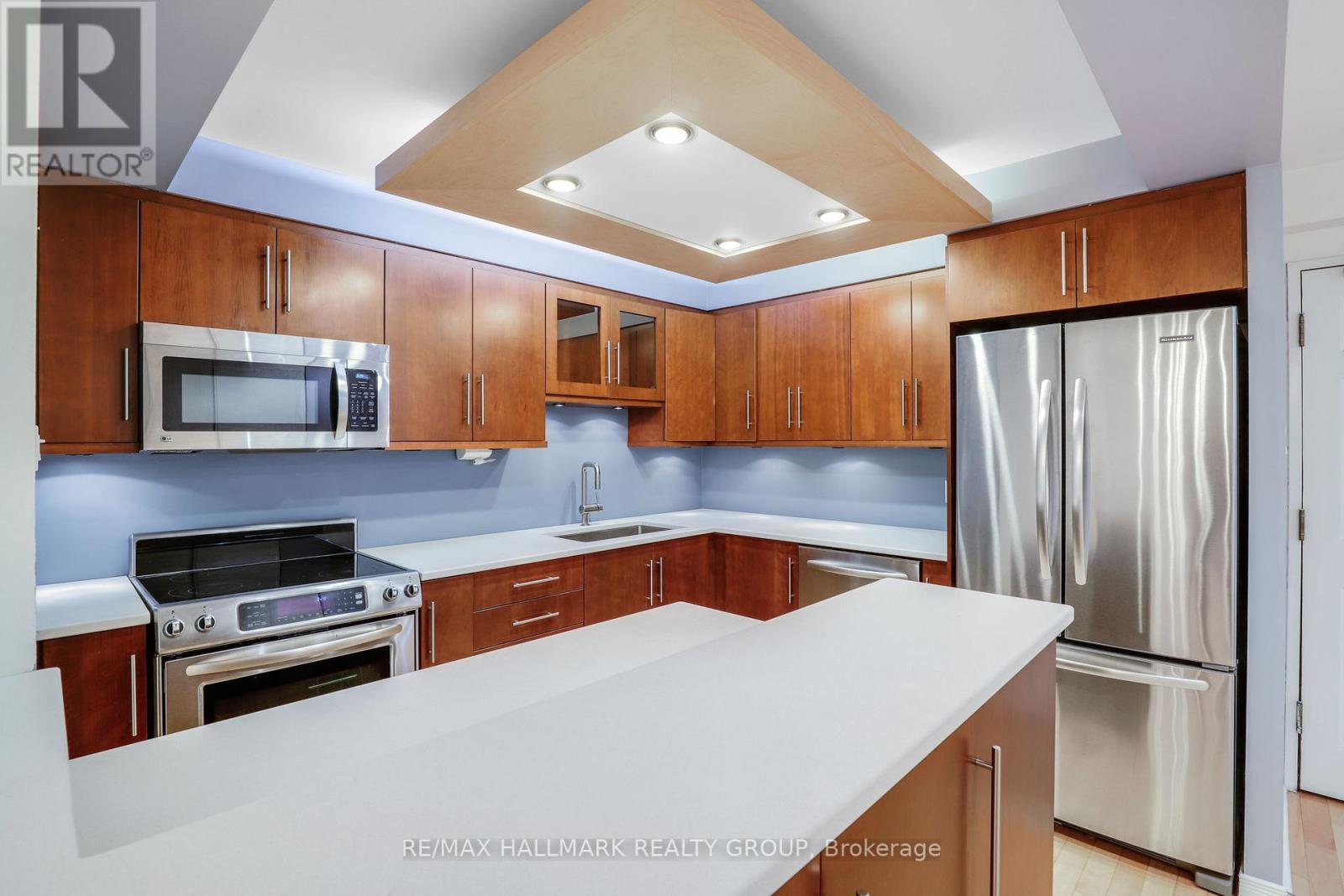 704 - 200 Bay Street, Ottawa, Ontario  K1R 7W8 - Photo 12 - X12423007