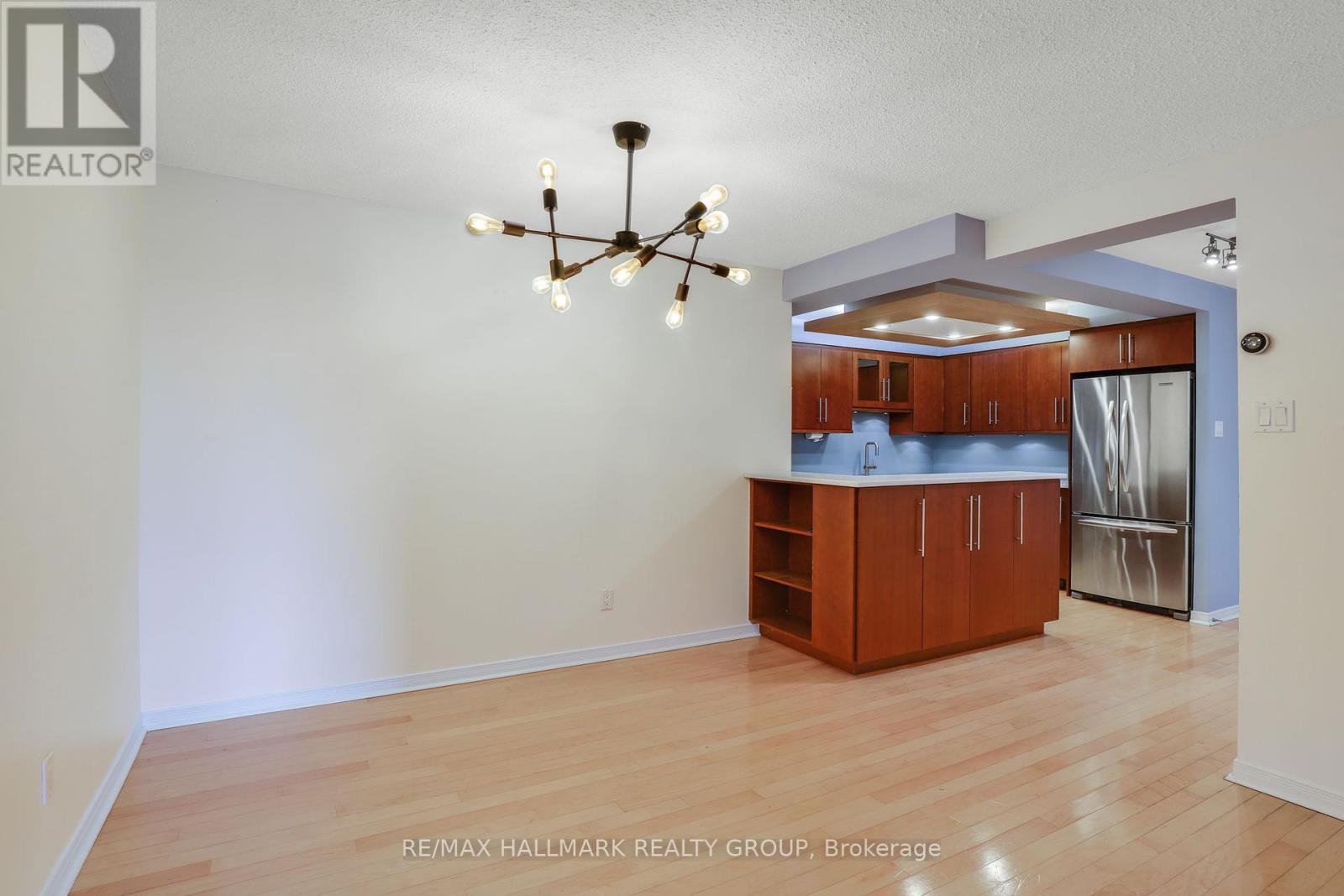 704 - 200 Bay Street, Ottawa, Ontario  K1R 7W8 - Photo 18 - X12423007