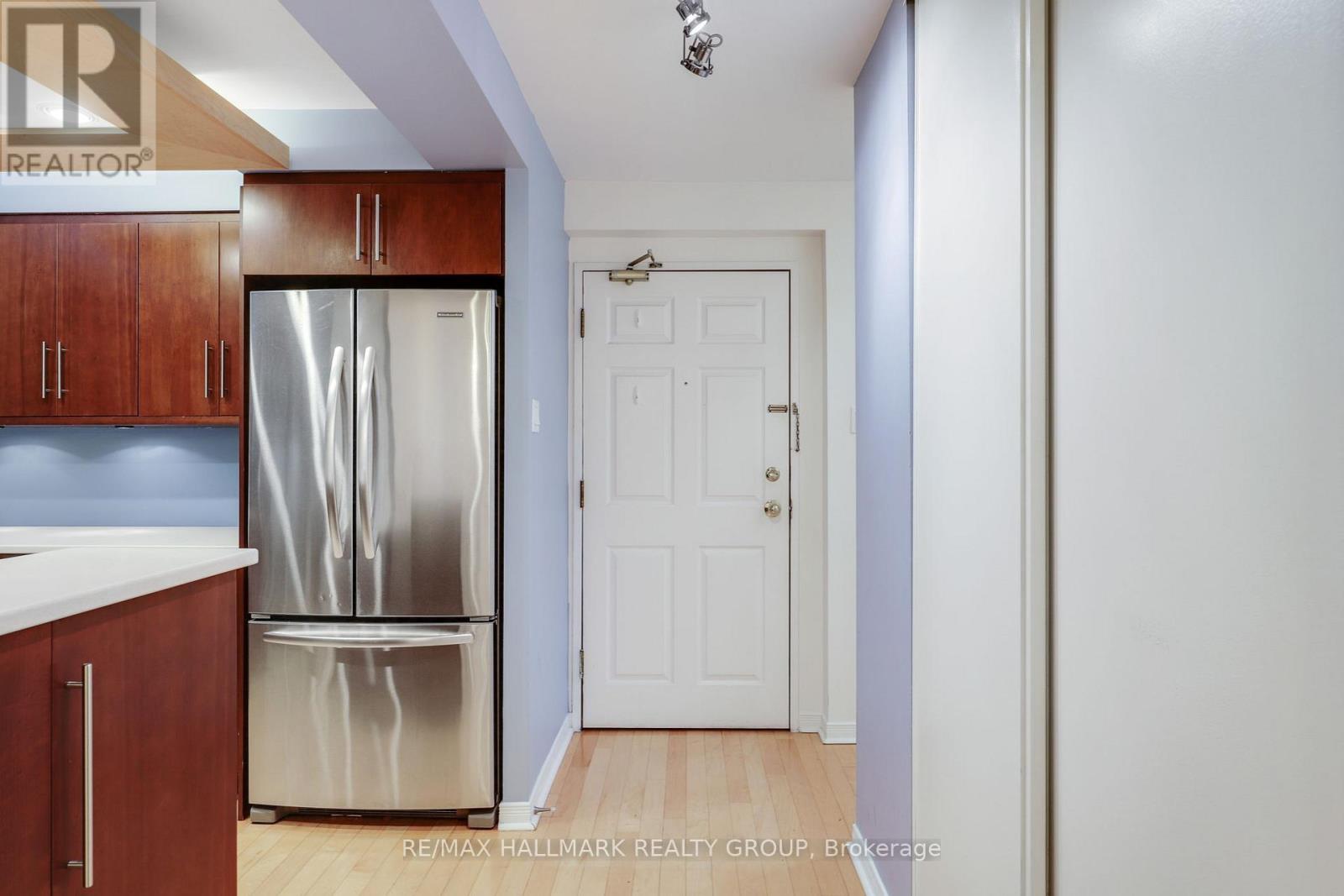704 - 200 Bay Street, Ottawa, Ontario  K1R 7W8 - Photo 7 - X12423007