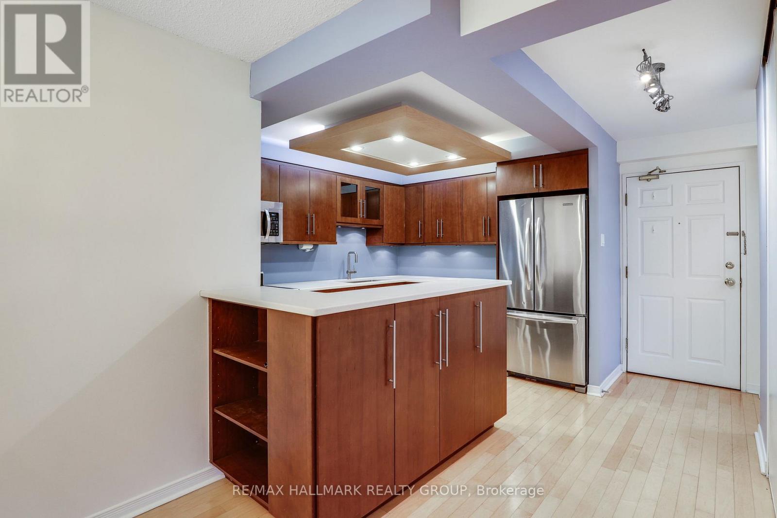 704 - 200 Bay Street, Ottawa, Ontario  K1R 7W8 - Photo 9 - X12423007