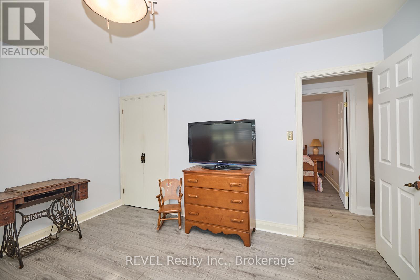 6361 Clare Crescent, Niagara Falls, Ontario  L2G 2C9 - Photo 15 - X12422988