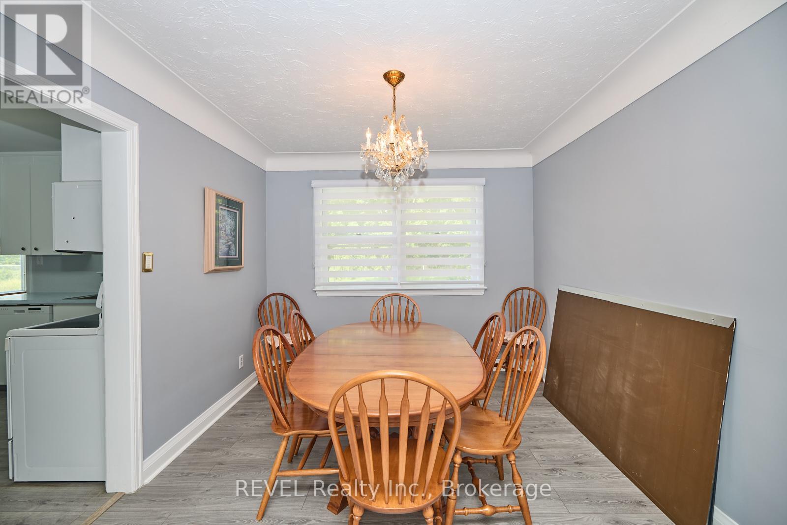 6361 Clare Crescent, Niagara Falls, Ontario  L2G 2C9 - Photo 8 - X12422988