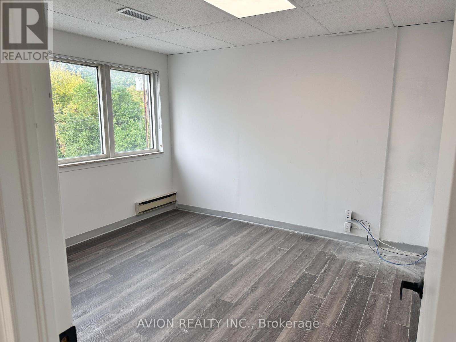 2b - 7027 Yonge Street, Markham, Ontario  L3T 2A5 - Photo 15 - N12402956