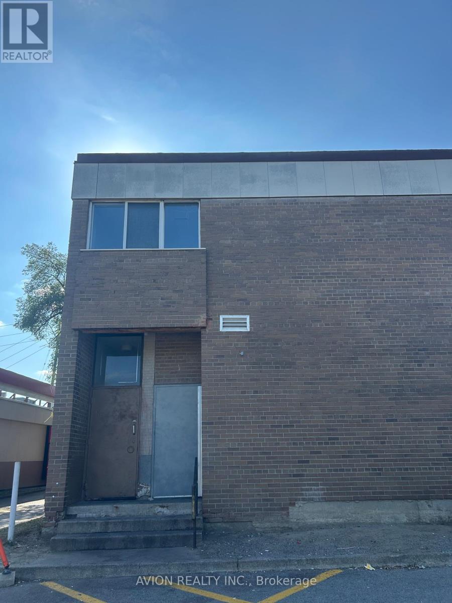 2b - 7027 Yonge Street, Markham, Ontario  L3T 2A5 - Photo 14 - N12402956