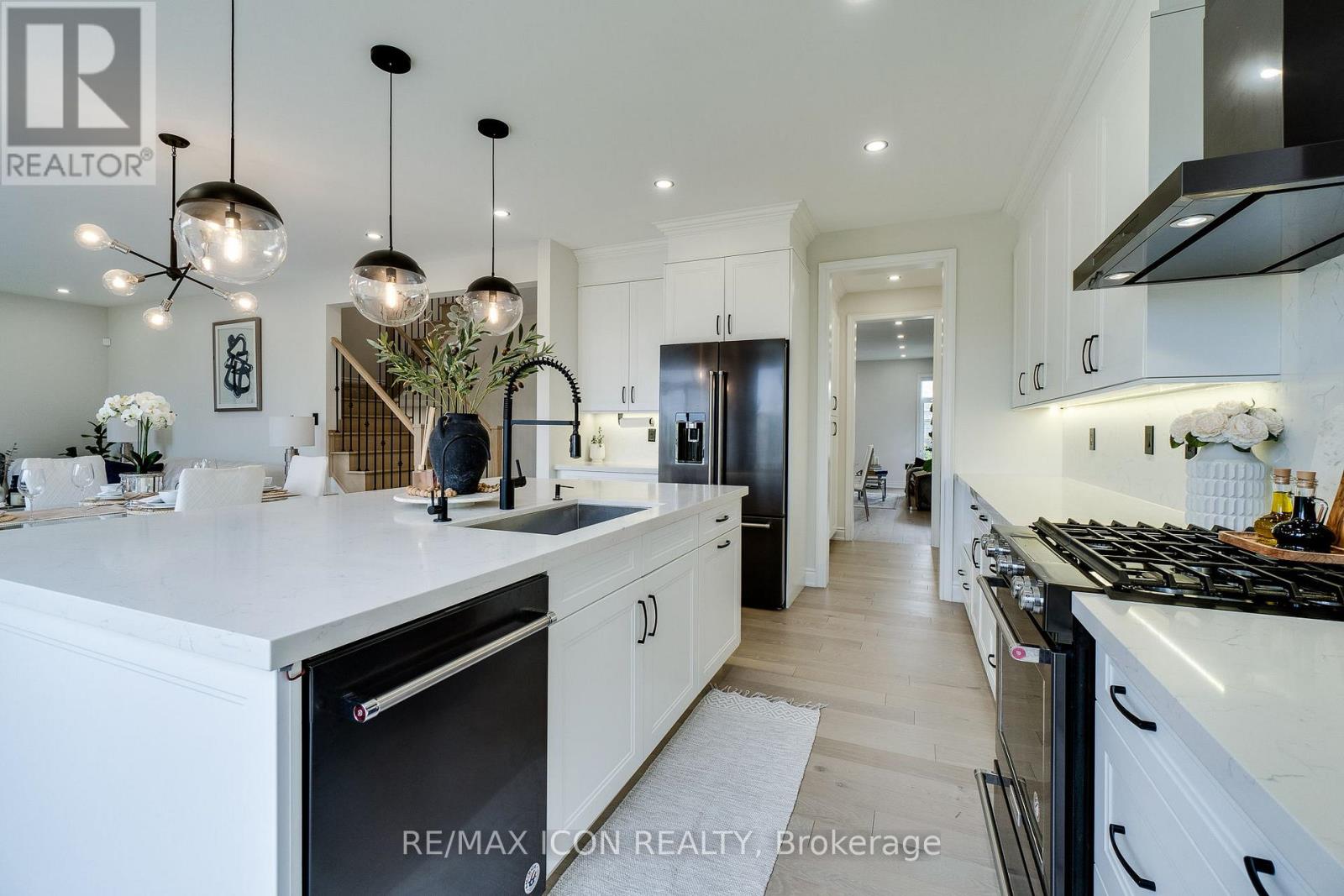 904 Forest Creek Court, Kitchener, Ontario  N2R 0M6 - Photo 23 - X12416806