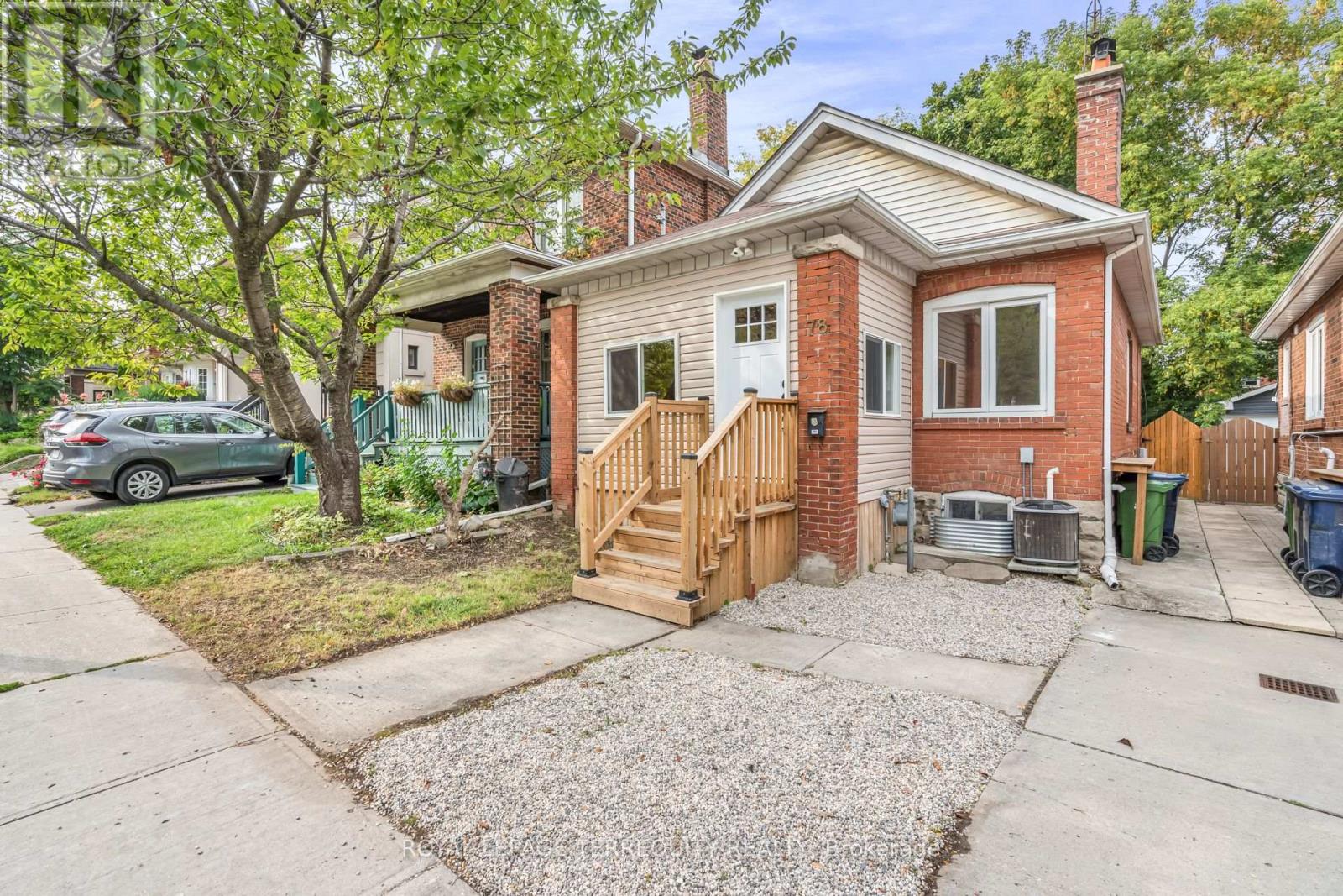 78 LAWRENCE AVENUE W, Toronto, Ontario