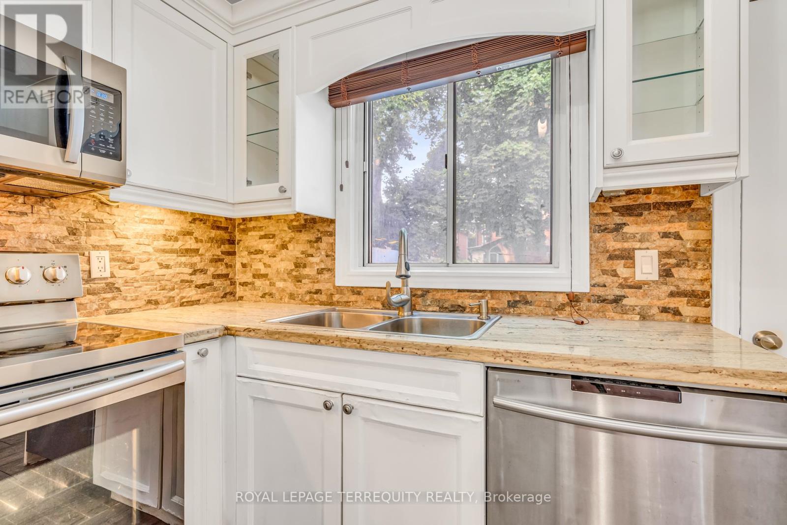 78 Lawrence Avenue W, Toronto, Ontario  M5M 1A6 - Photo 8 - C12422987