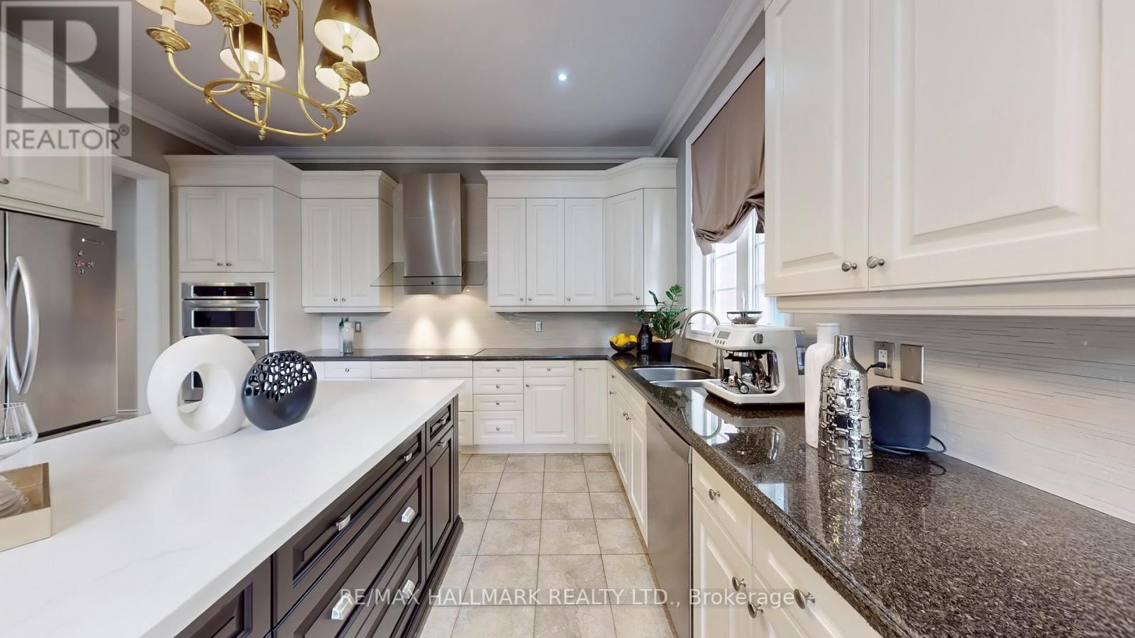 126 Sir Stevens Drive, Vaughan (Patterson), Ontario  L6A 0G6 - Photo 28 - N12422997