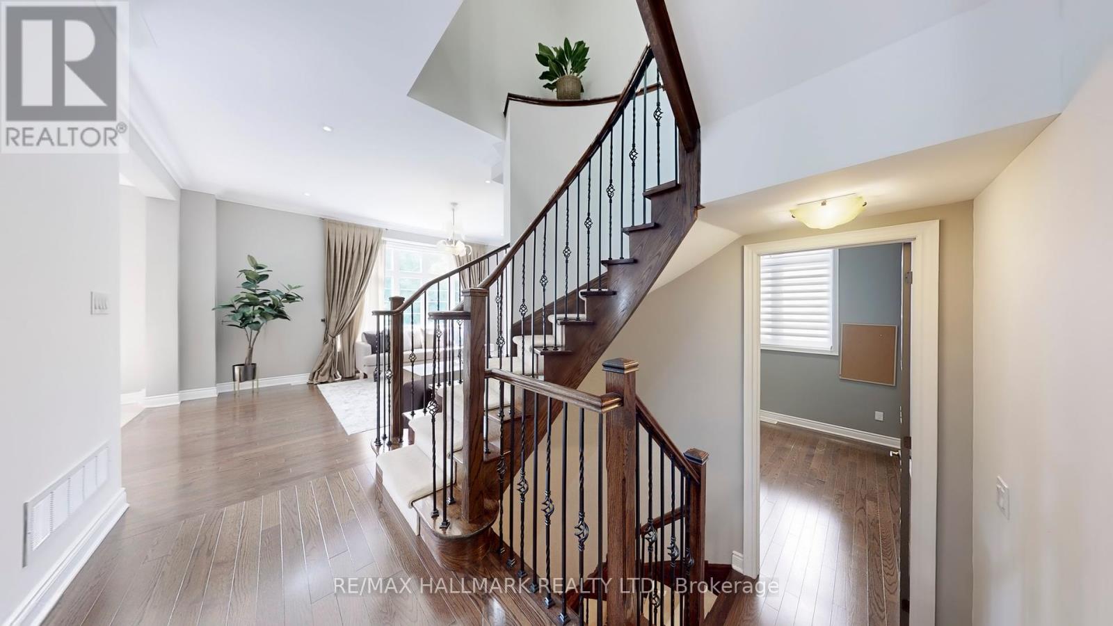 126 Sir Stevens Drive, Vaughan (Patterson), Ontario  L6A 0G6 - Photo 30 - N12422997