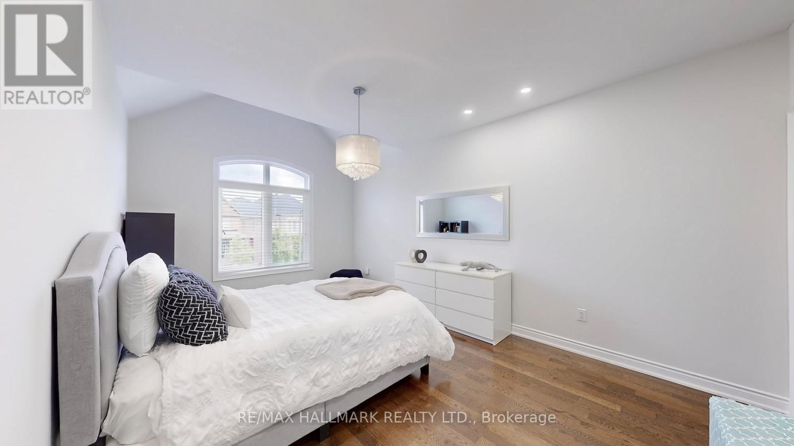 126 Sir Stevens Drive, Vaughan (Patterson), Ontario  L6A 0G6 - Photo 40 - N12422997