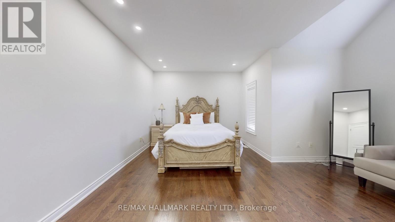 126 Sir Stevens Drive, Vaughan (Patterson), Ontario  L6A 0G6 - Photo 45 - N12422997