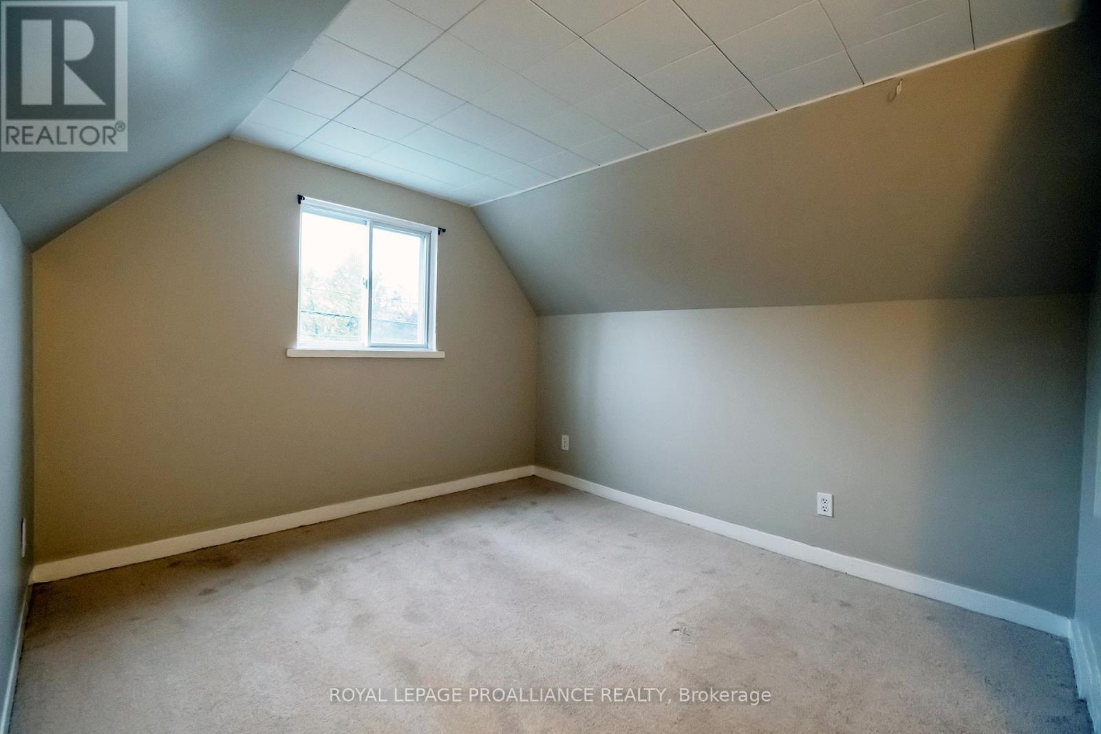 125 College Street W, Belleville (Belleville Ward), Ontario  K8P 2G3 - Photo 22 - X12423073