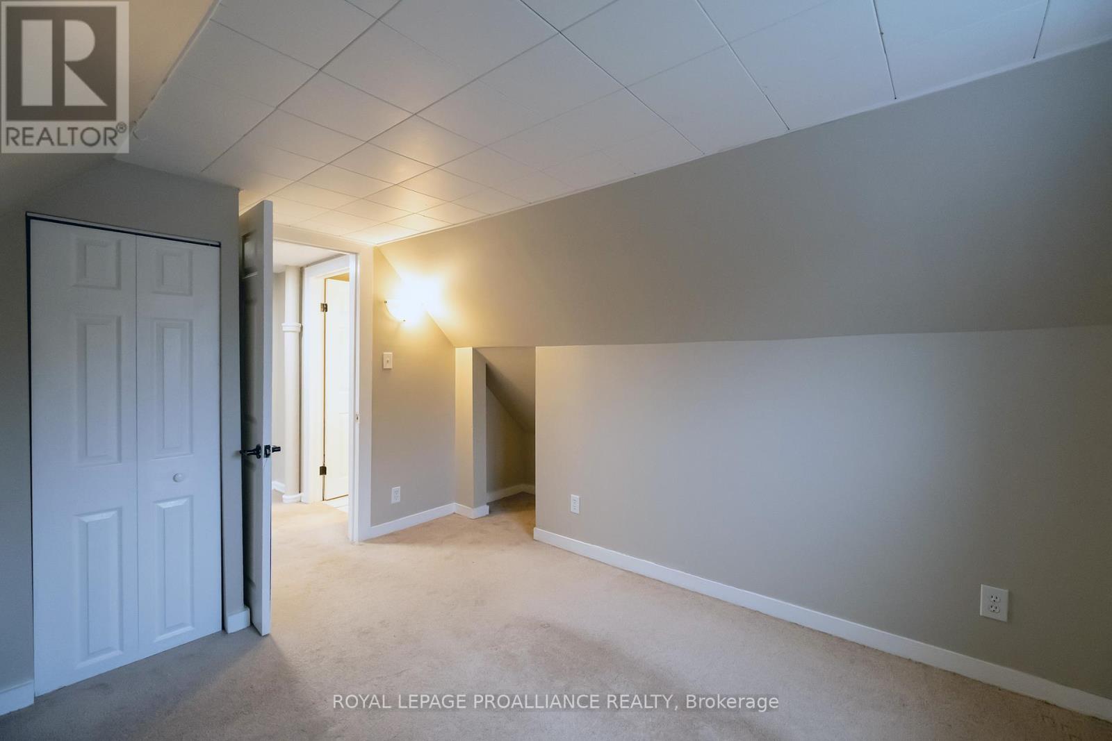 125 College Street W, Belleville (Belleville Ward), Ontario  K8P 2G3 - Photo 23 - X12423073