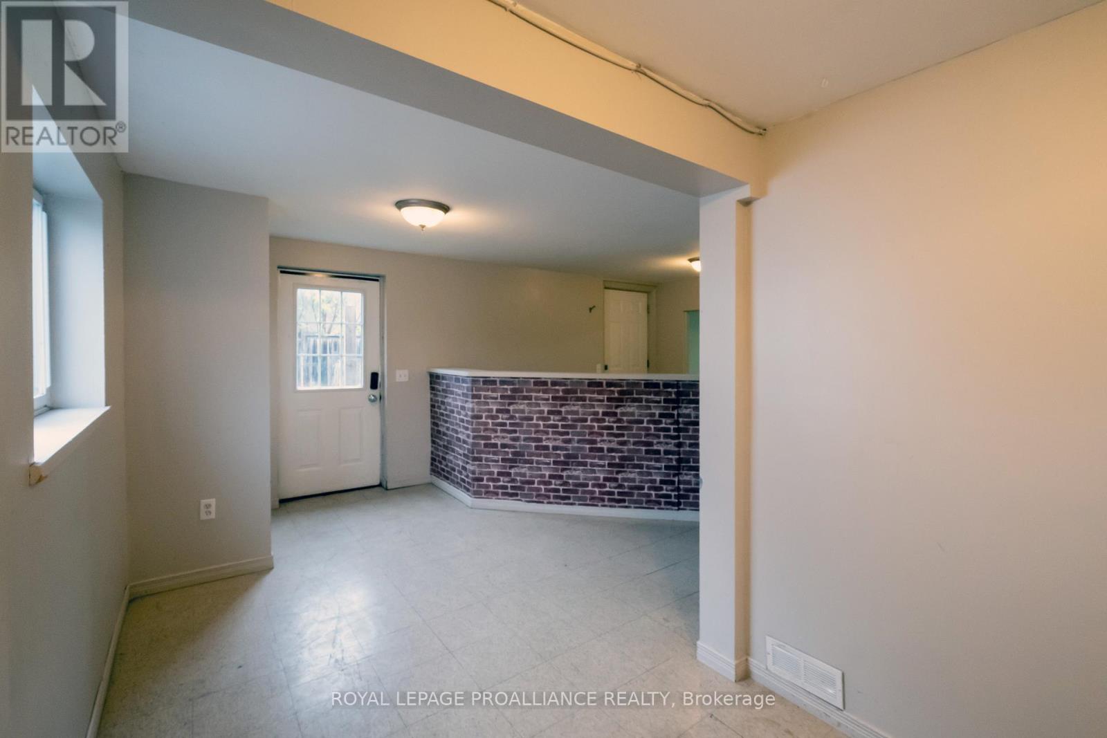 125 College Street W, Belleville (Belleville Ward), Ontario  K8P 2G3 - Photo 29 - X12423073
