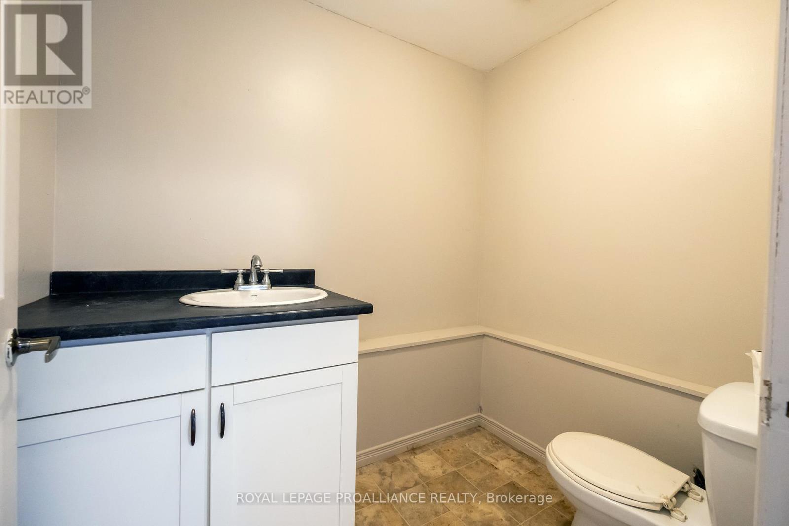 125 College Street W, Belleville (Belleville Ward), Ontario  K8P 2G3 - Photo 32 - X12423073