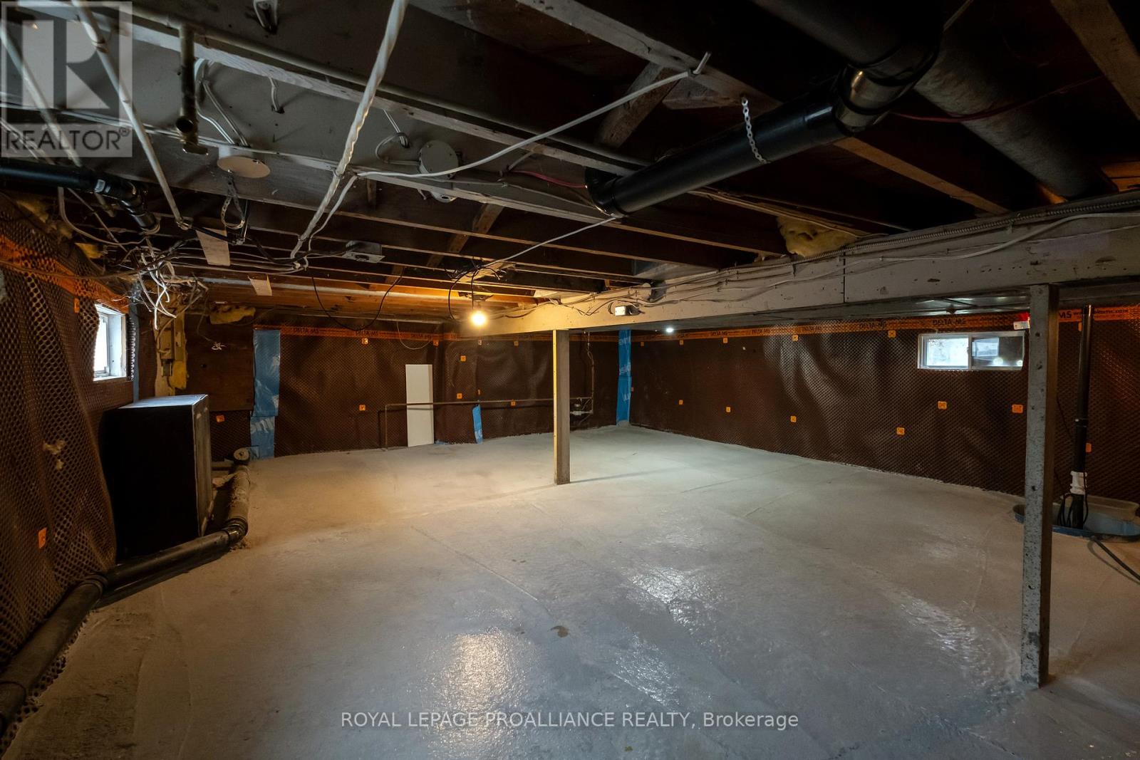 125 College Street W, Belleville (Belleville Ward), Ontario  K8P 2G3 - Photo 39 - X12423073