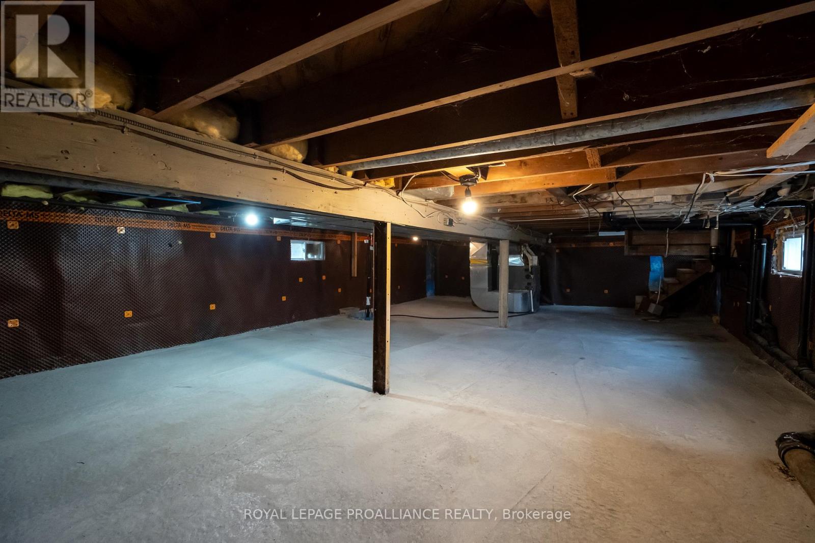 125 College Street W, Belleville (Belleville Ward), Ontario  K8P 2G3 - Photo 41 - X12423073