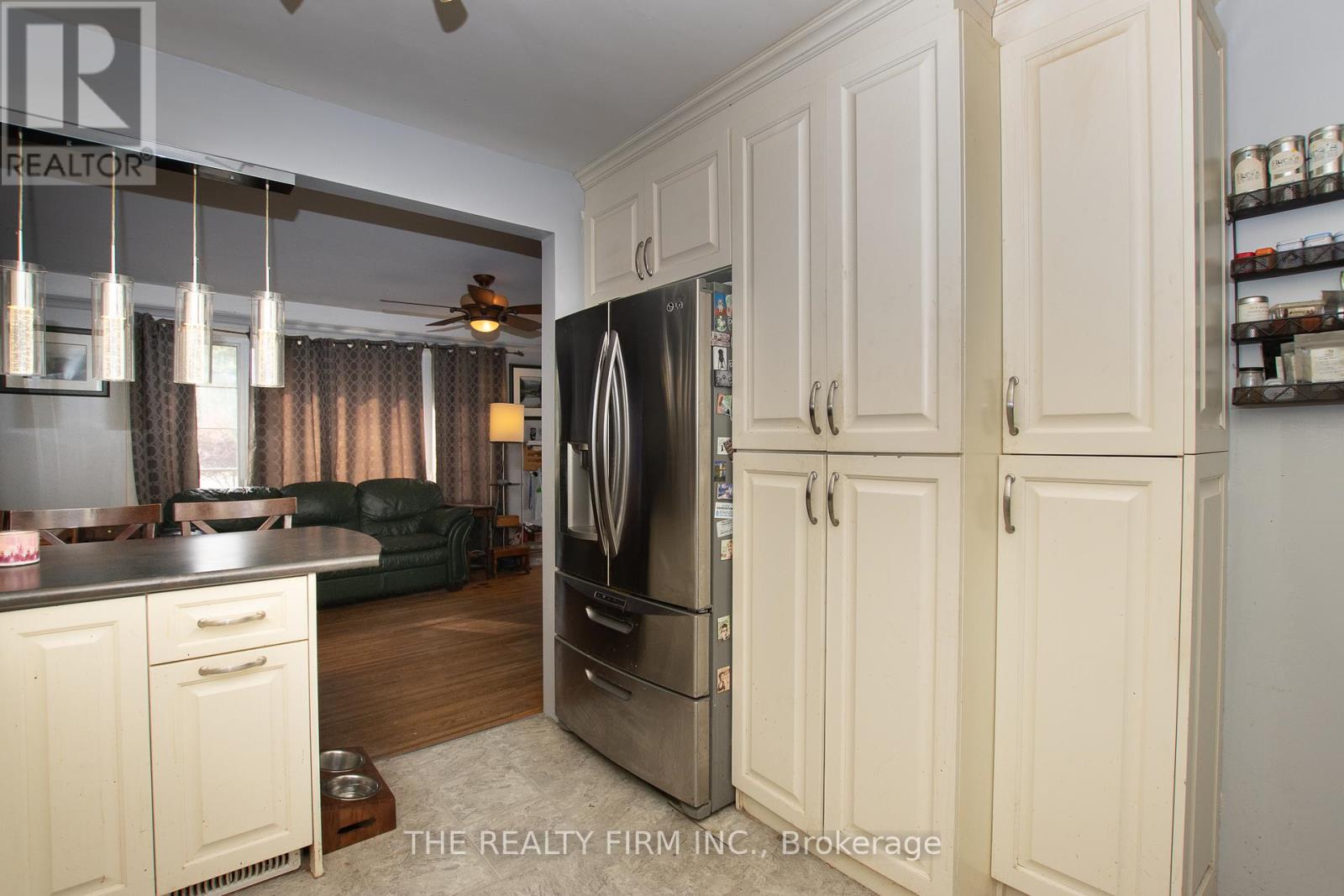 1948 Duluth Crescent, London East (East I), Ontario  N5V 1H7 - Photo 10 - X12423028