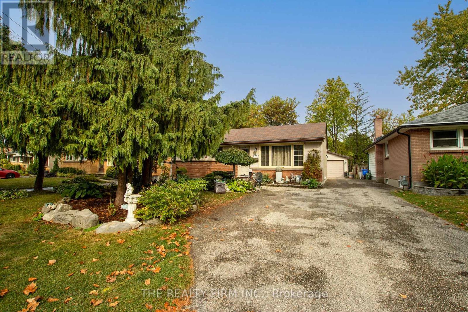 1948 Duluth Crescent, London East (East I), Ontario  N5V 1H7 - Photo 2 - X12423028