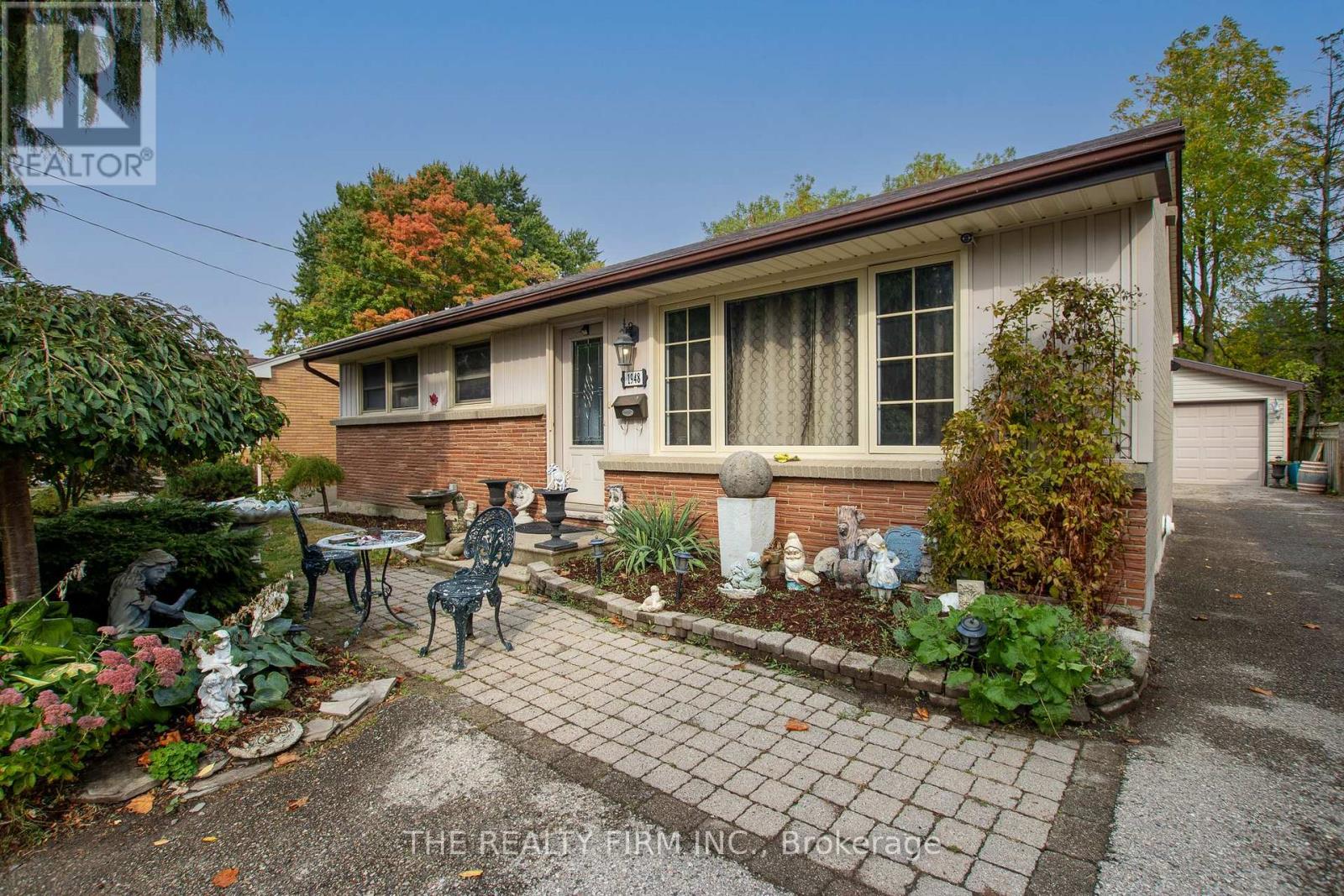 1948 Duluth Crescent, London East (East I), Ontario  N5V 1H7 - Photo 3 - X12423028