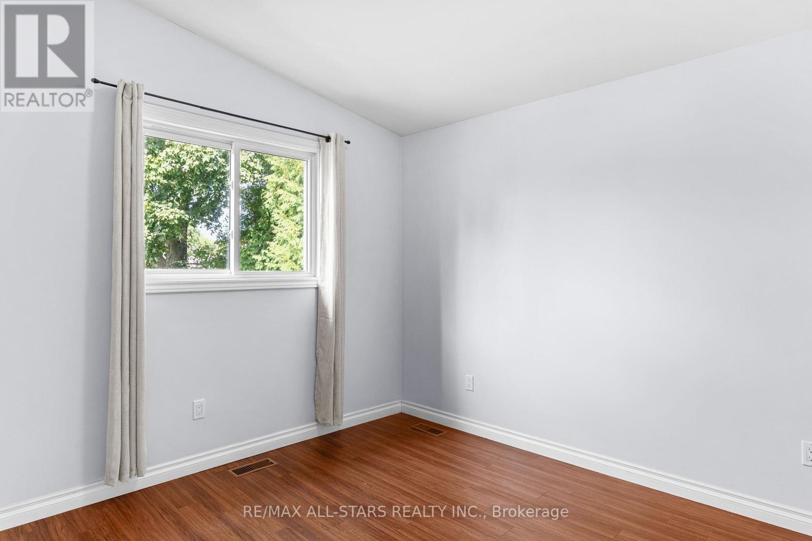 126 Marina Boulevard, Peterborough, Ontario  K9H 6M6 - Photo 10 - X12422996